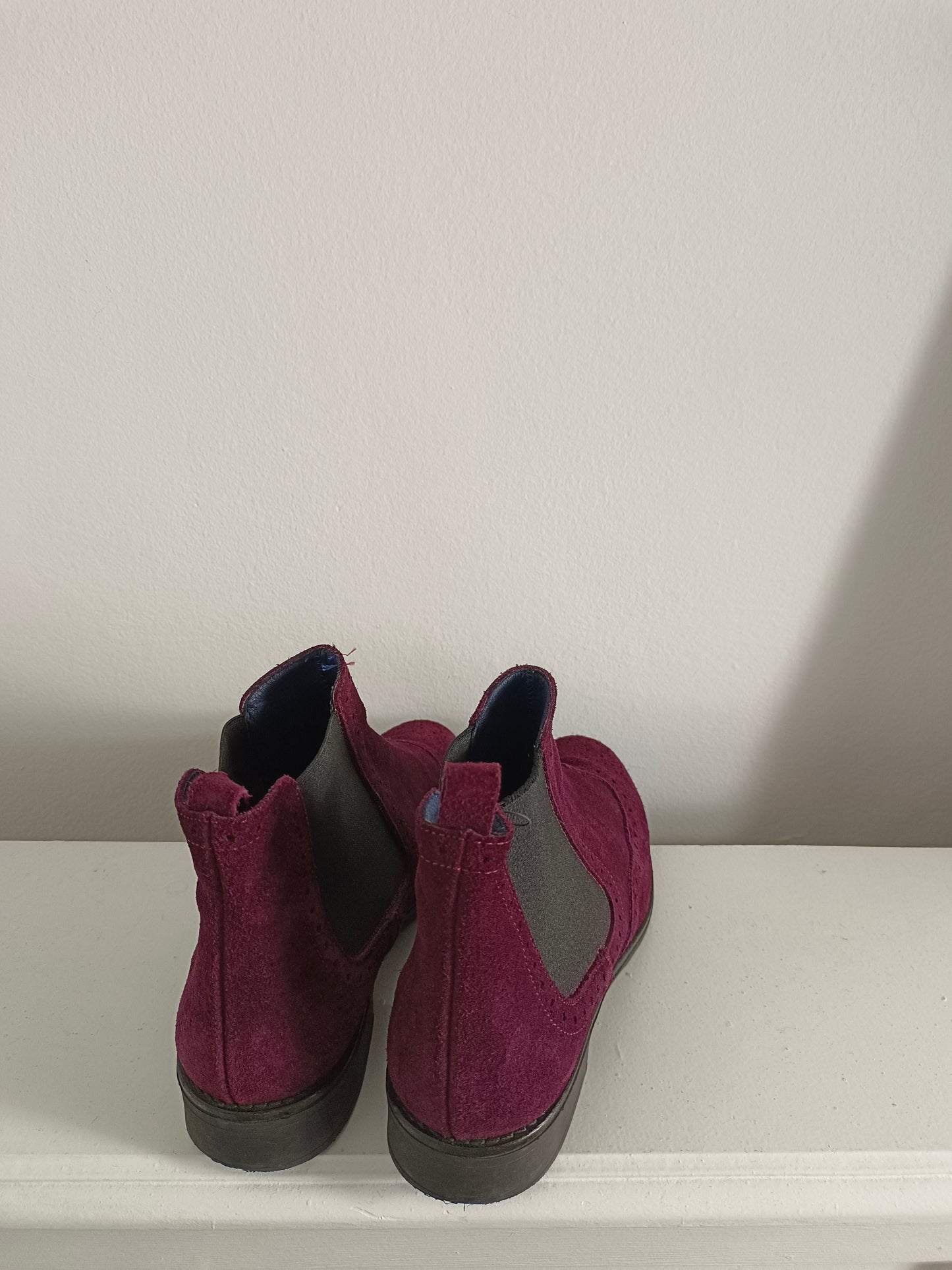 MIMAO. Burgundy leather ankle boots, size 38