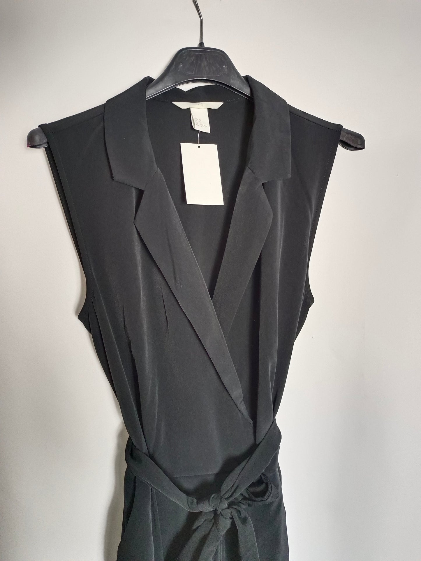 H&M. Mono negro fluido T.m