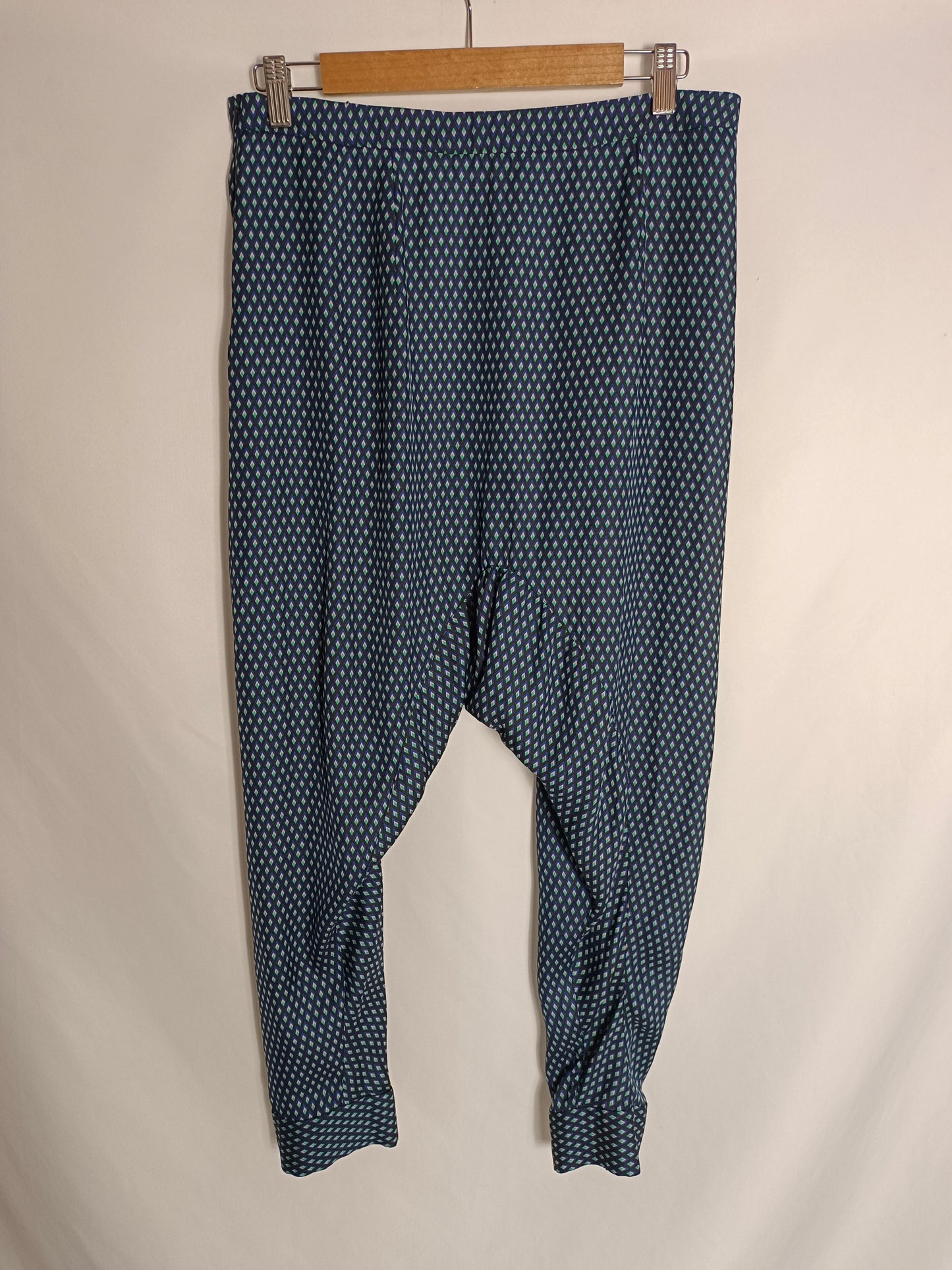 ZARA. Pantalón rombos estampado T.m