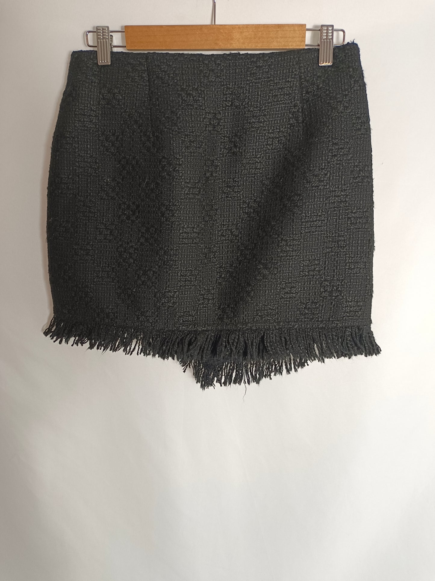 ZARA. Falda tweed negra T.s