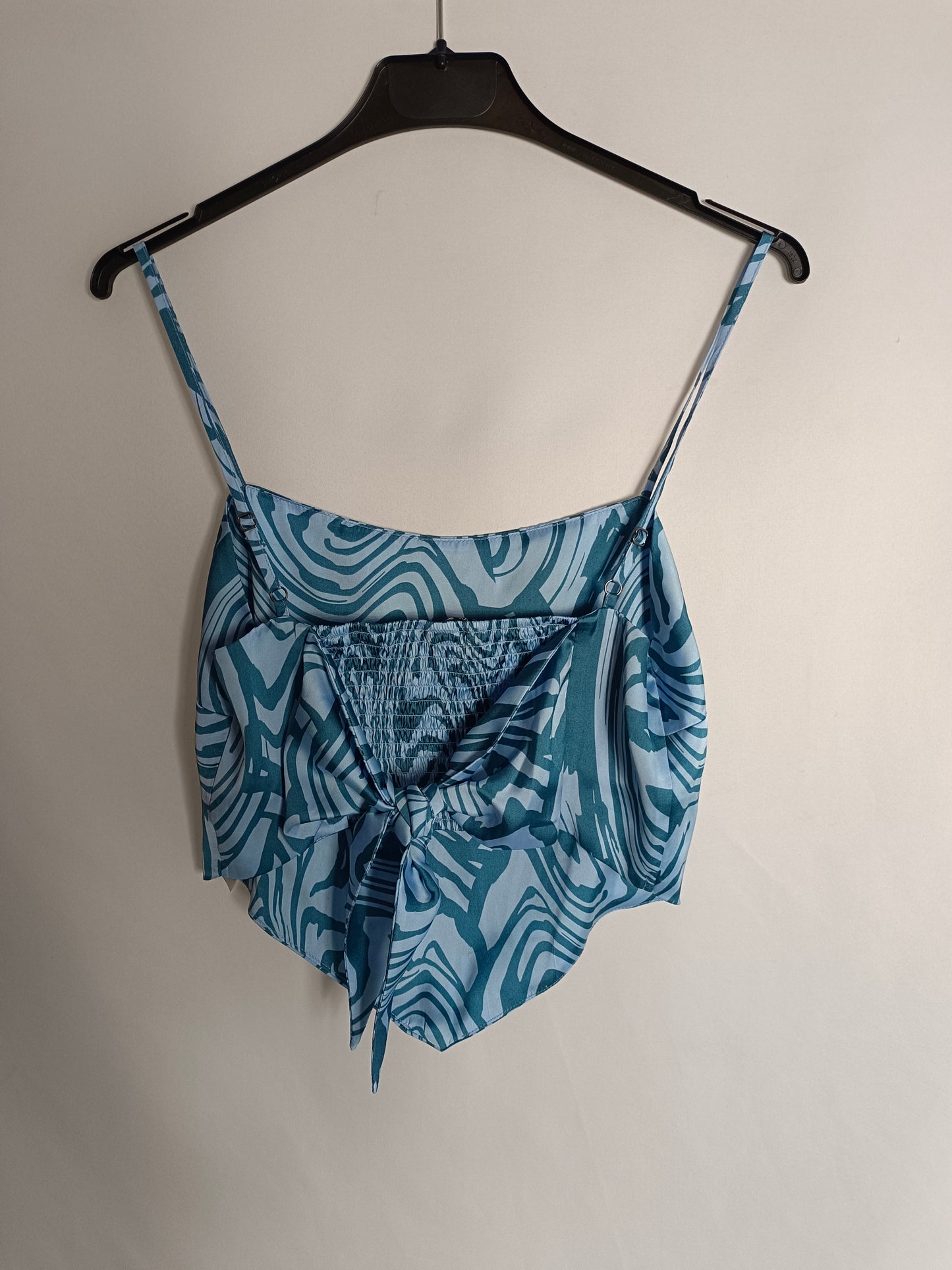 STRADIVARIUS. Top azul rayas T.s