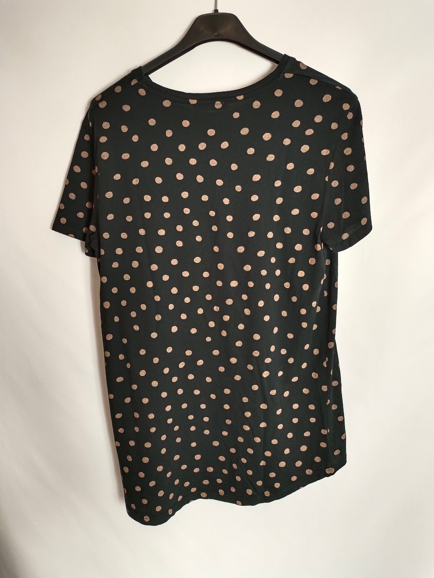 ZARA. camiseta negra lunares T.s