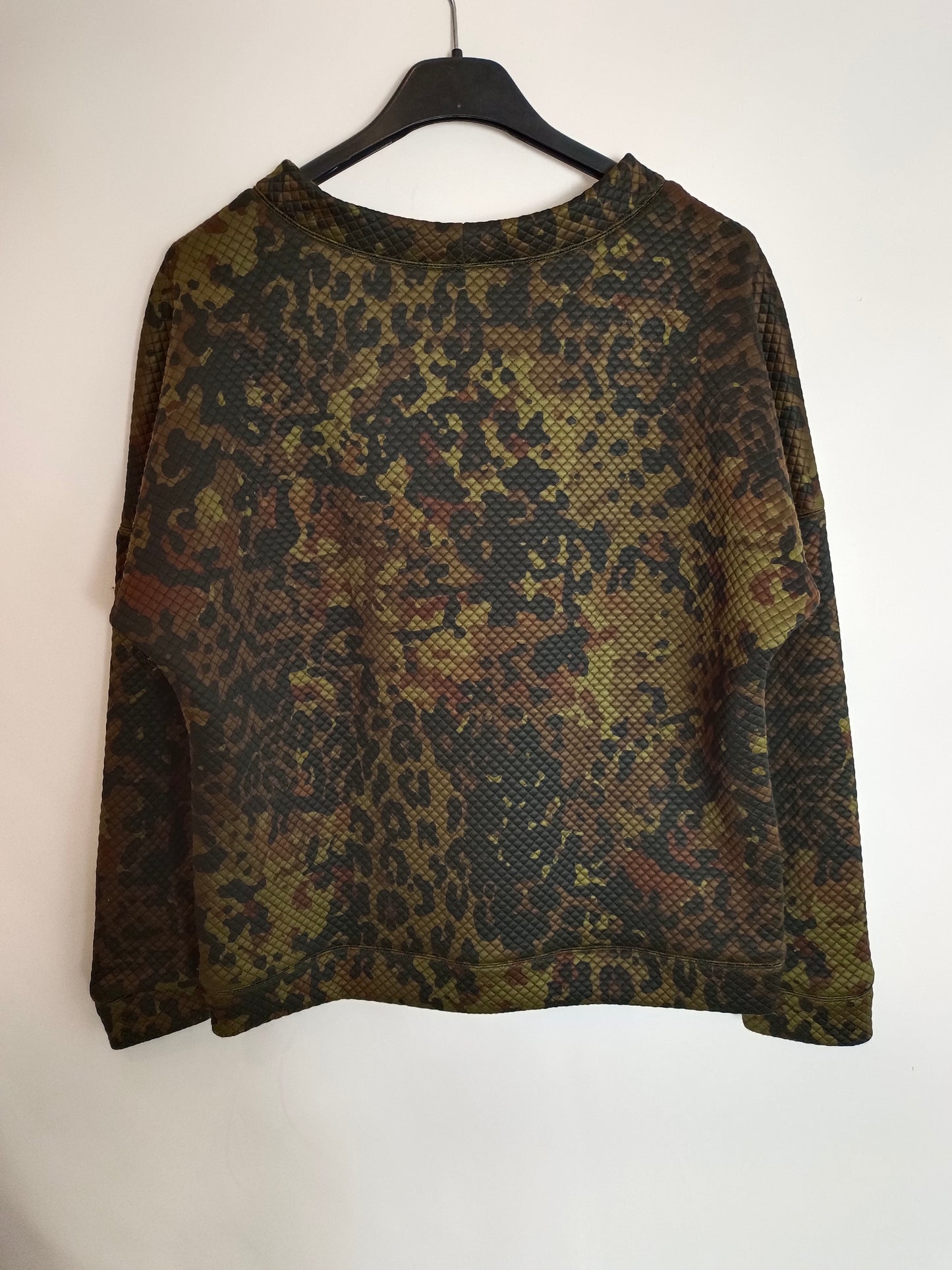 OKY COKY. Camouflage sweatshirt size 38