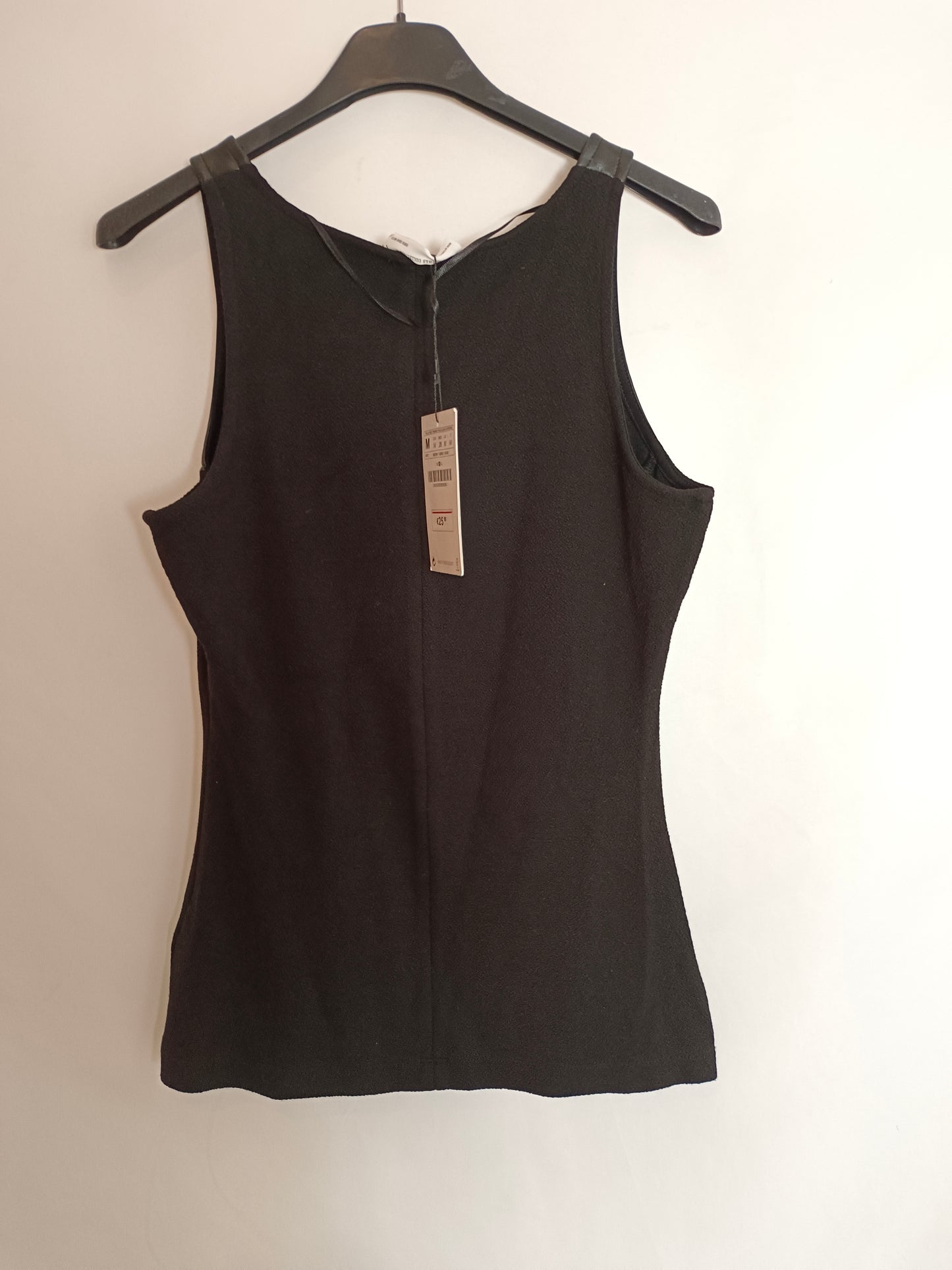 ZARA. Top negro doble textura T.m
