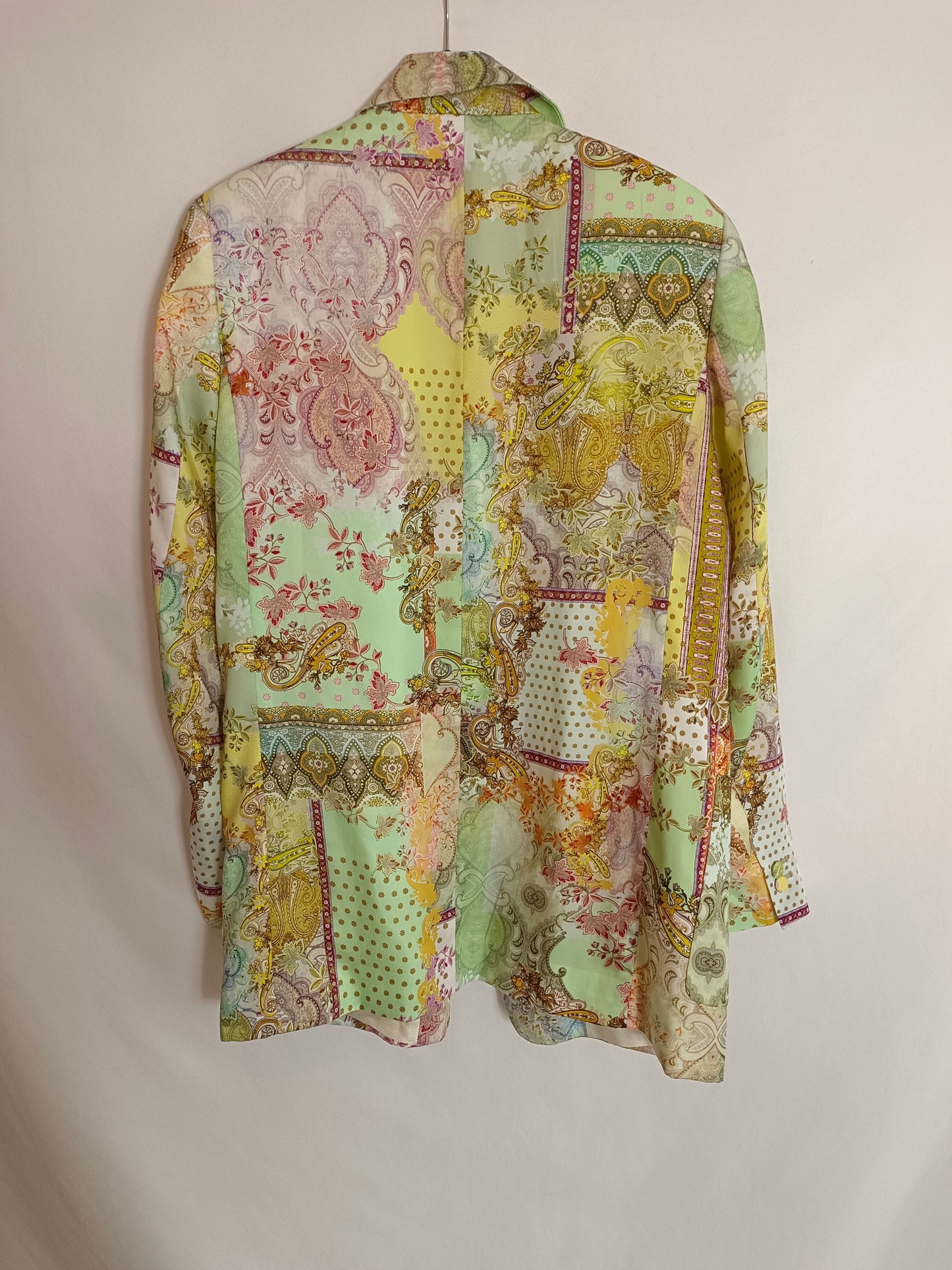 ZARA. Blazer fluida estampada T.s