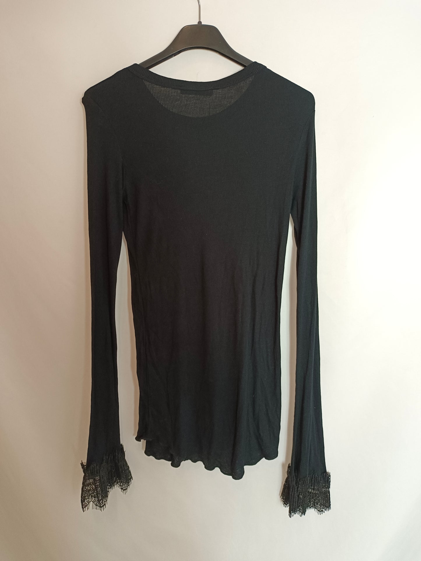ZARA. Black ribbed T-shirt