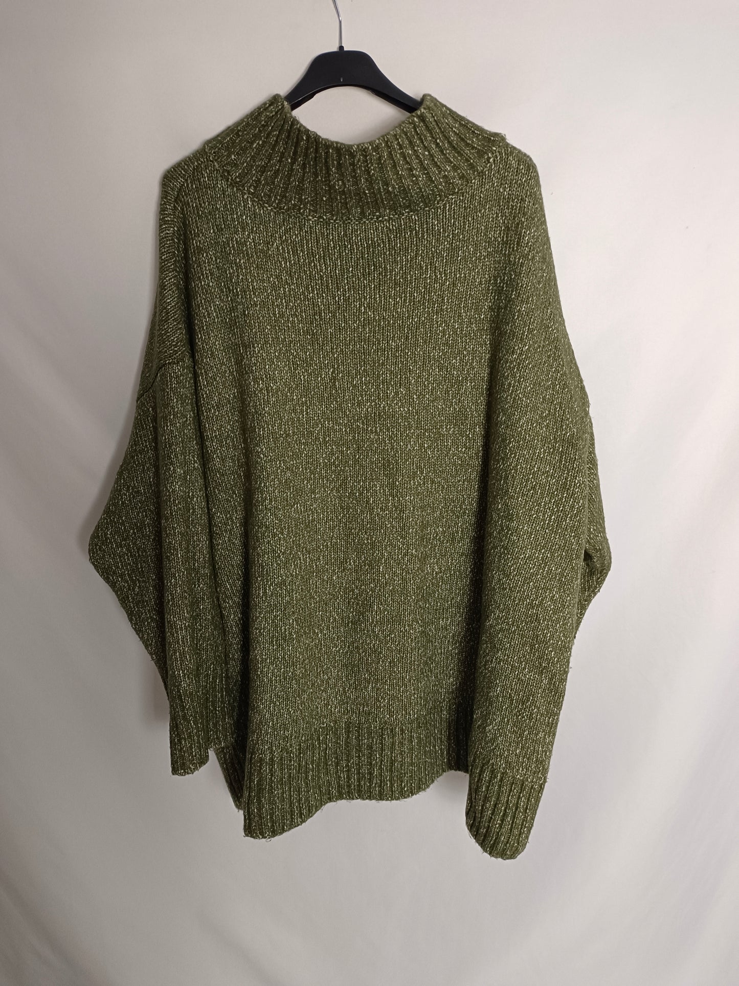 H&M. jersey verde jaspeado T.2xl