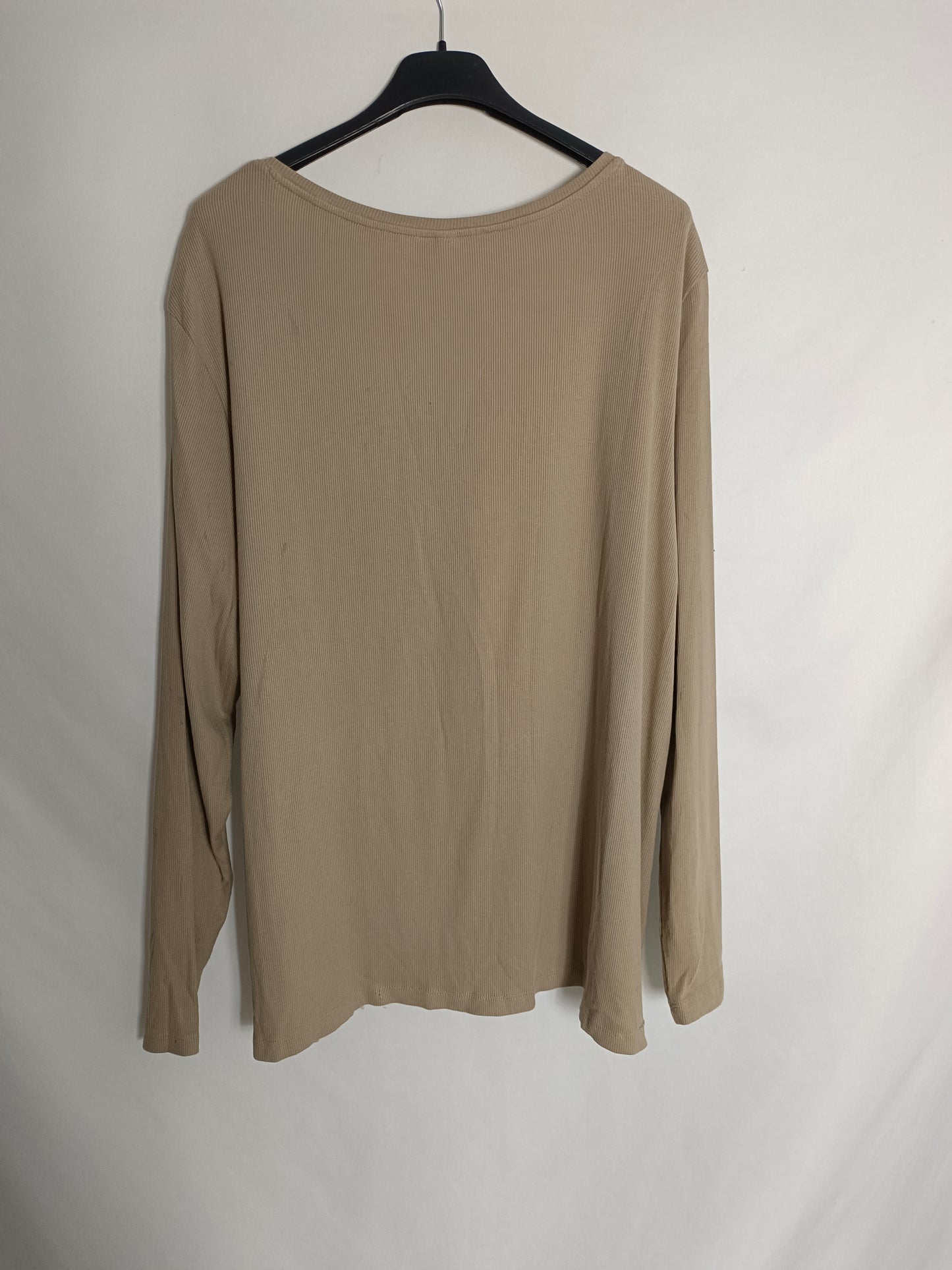 H&M. Beige ribbed t-shirt T.4xl