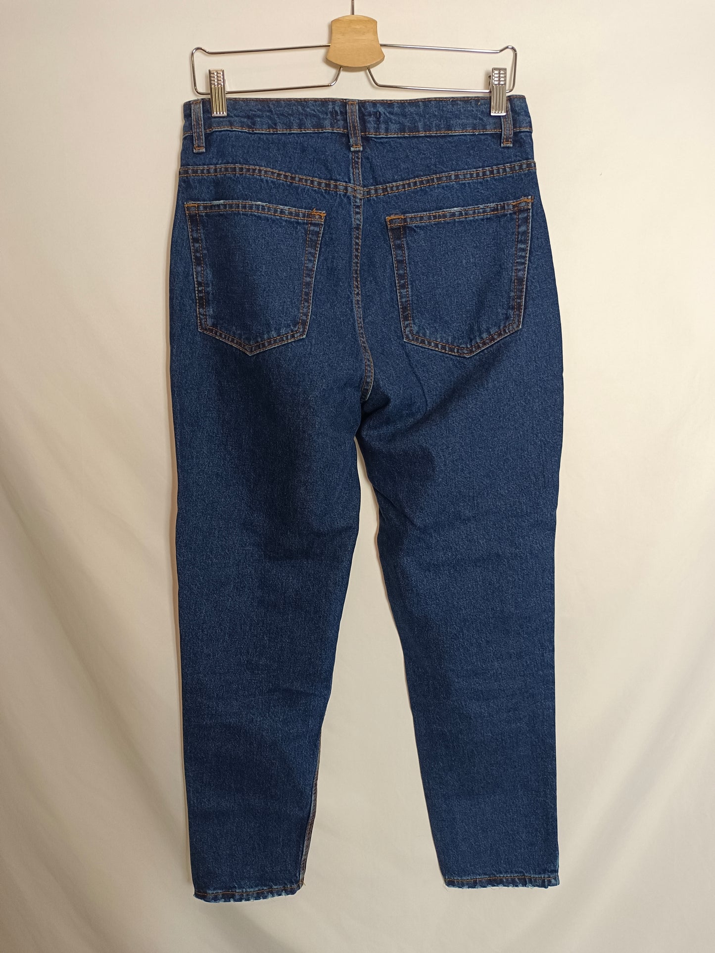 BERSHKA. Pantalón monfit oscuro T.u(38)