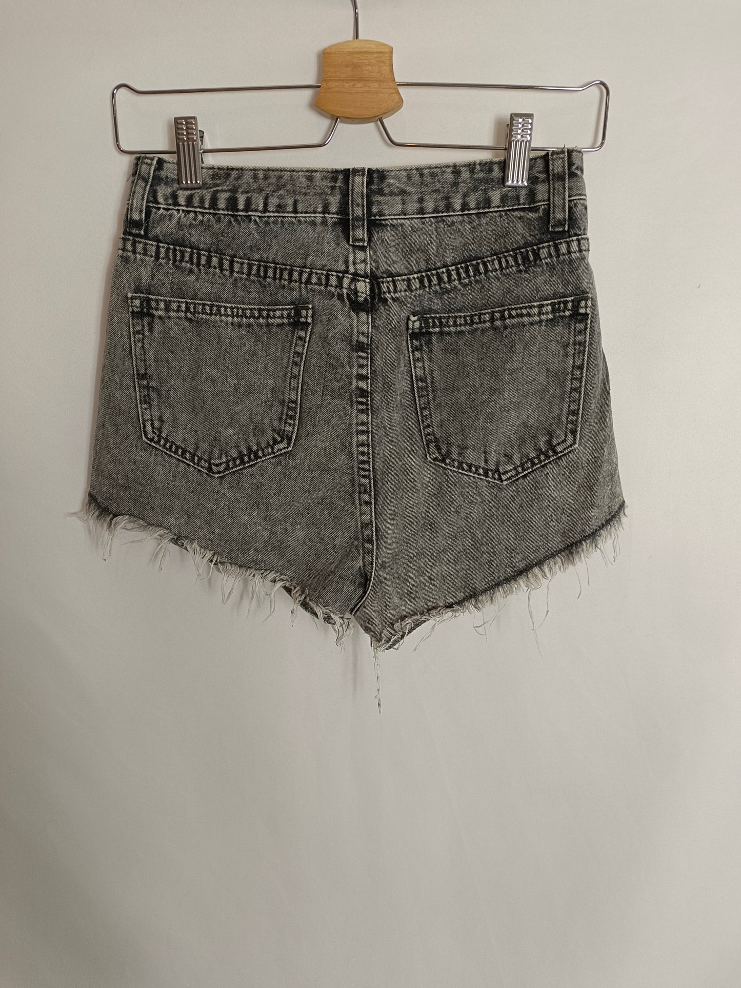 KISS PINK. Shorts denim gris T.s