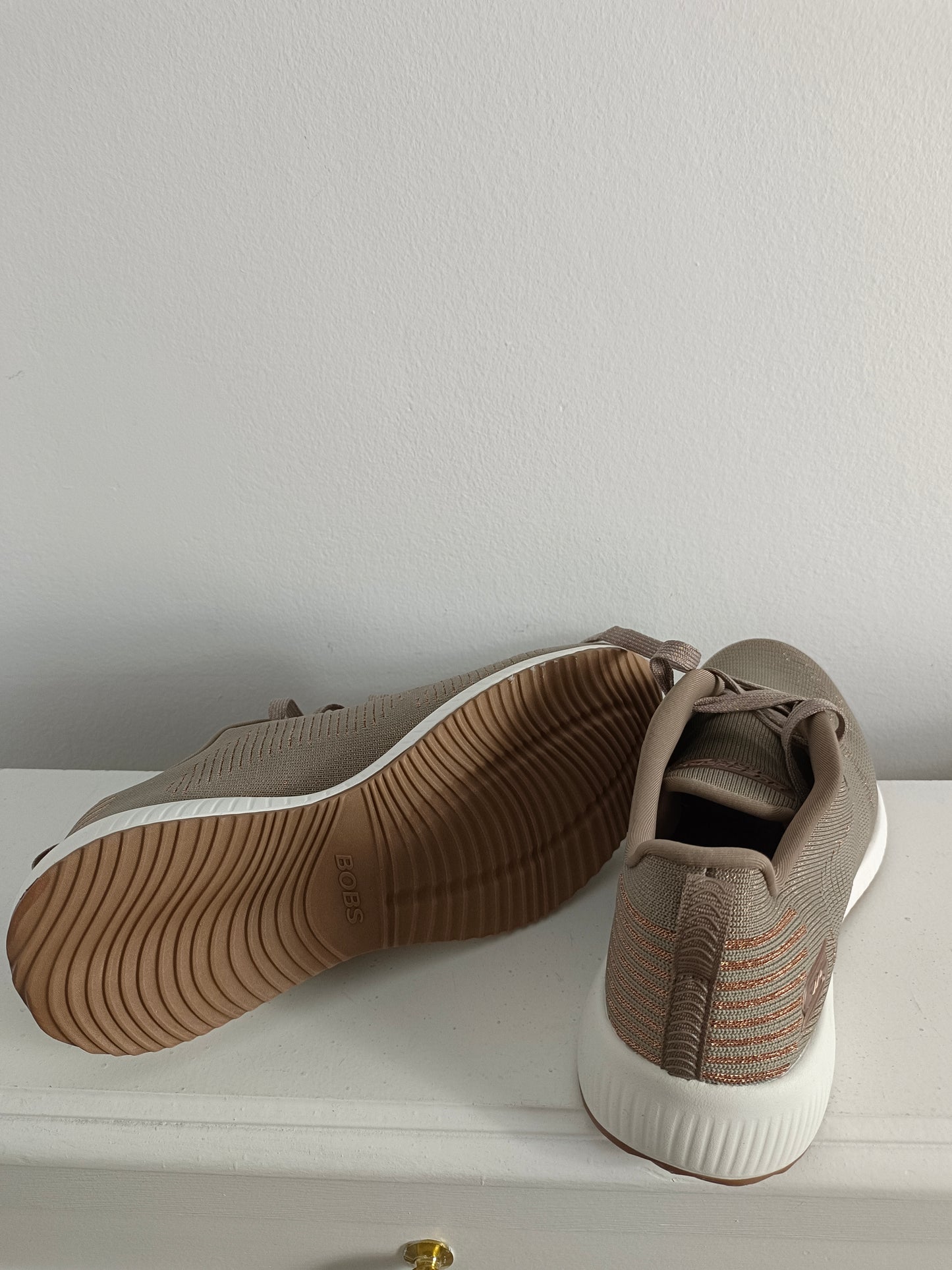 SKECHHER. Zapatillas beige hilos T.38