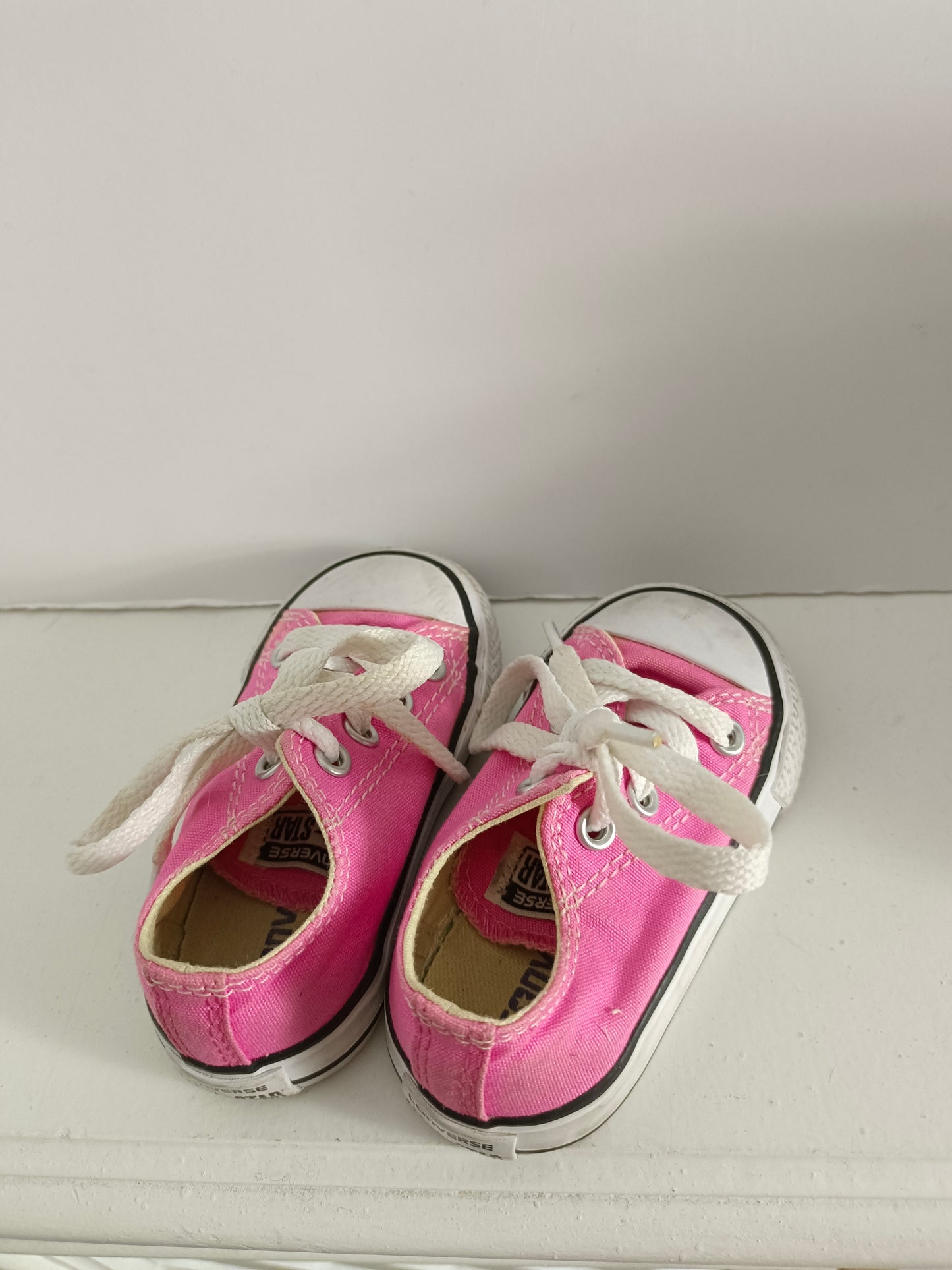 CONVERSES. Pink sneakers size 20