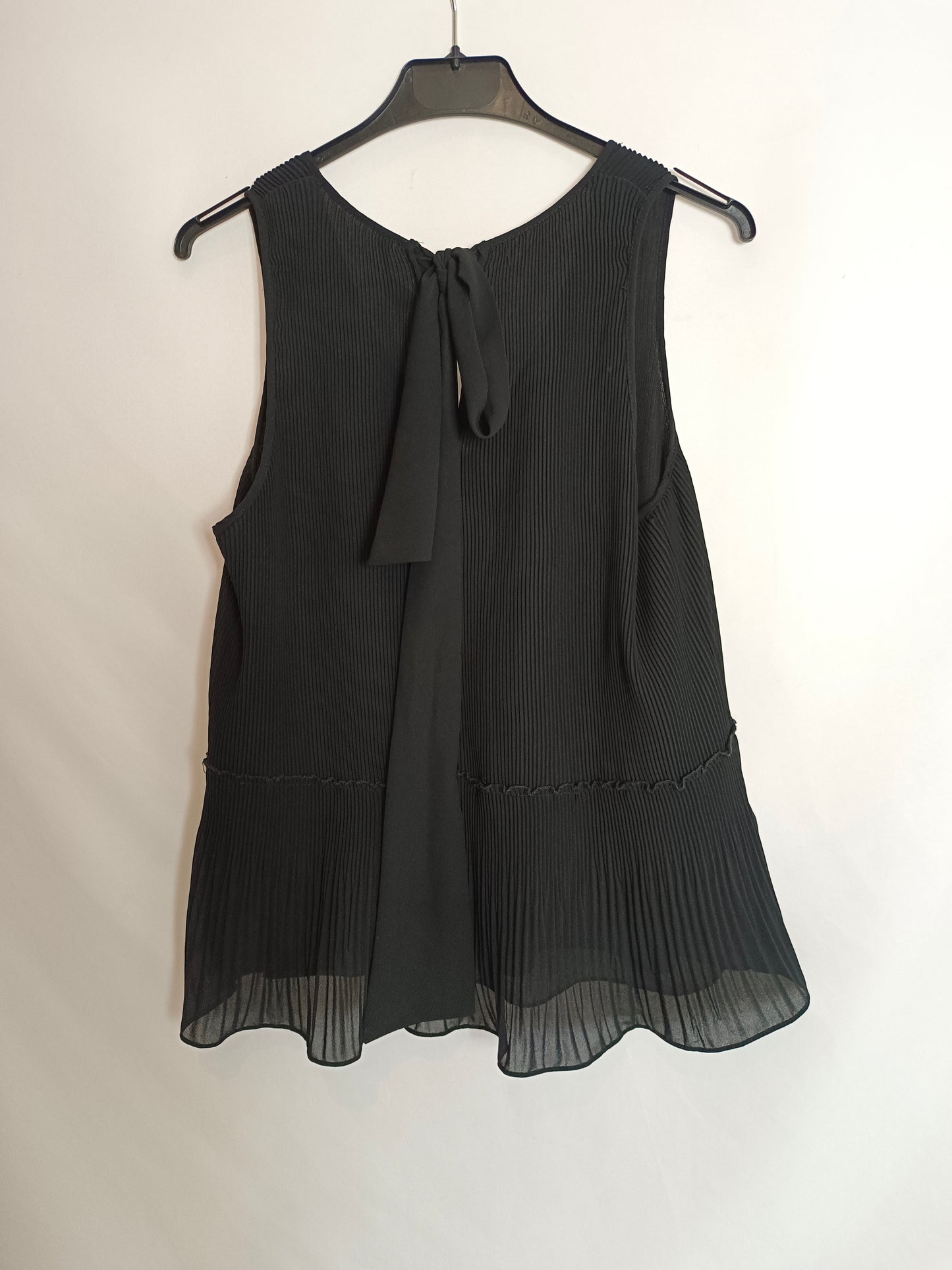 ZARA. Black pleated Ts top