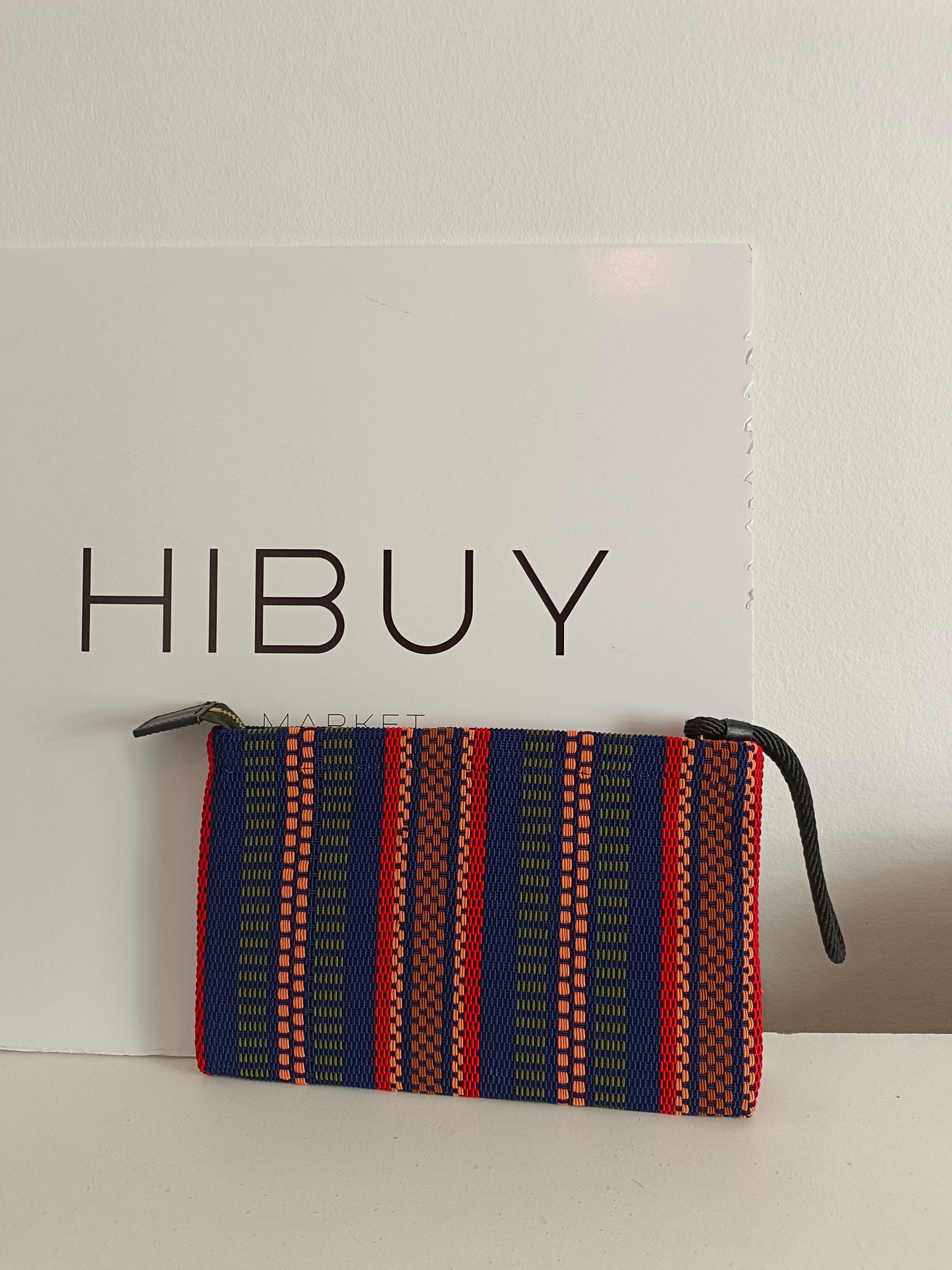 BIMBA Y LOLA. cartera de mano colores