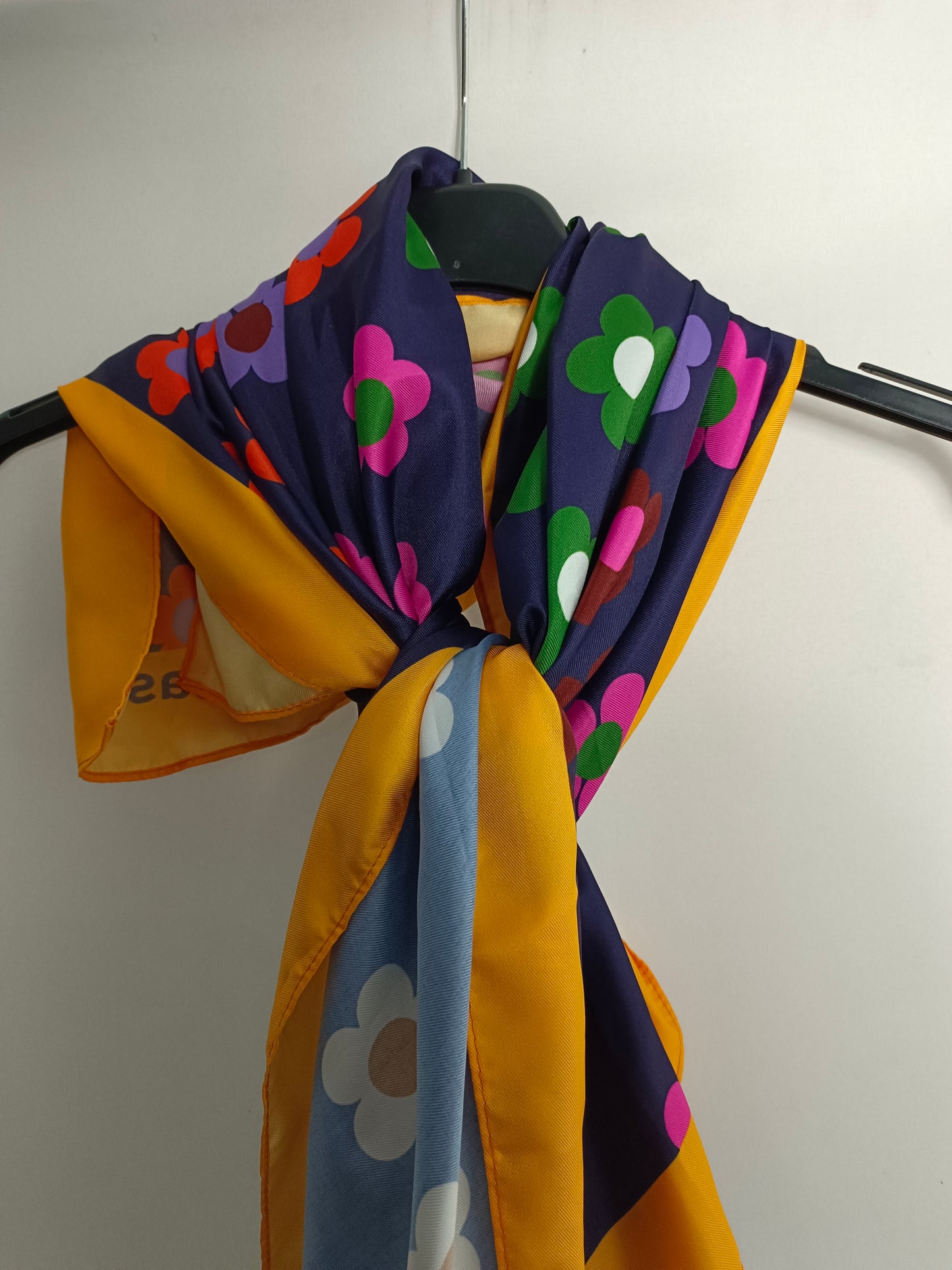 FUN&BASIC. Floral scarf