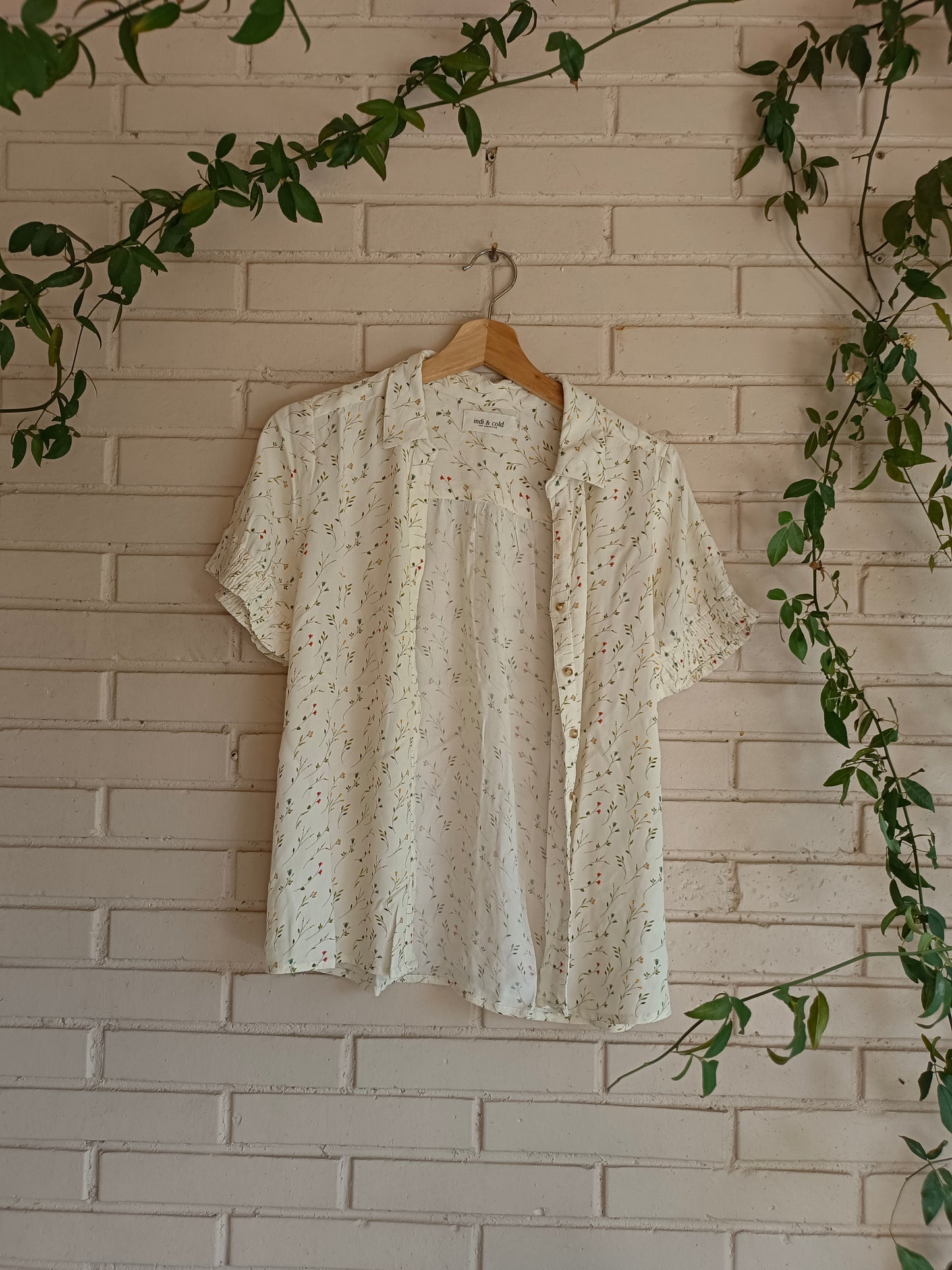 Blusa beige florecitas T.s