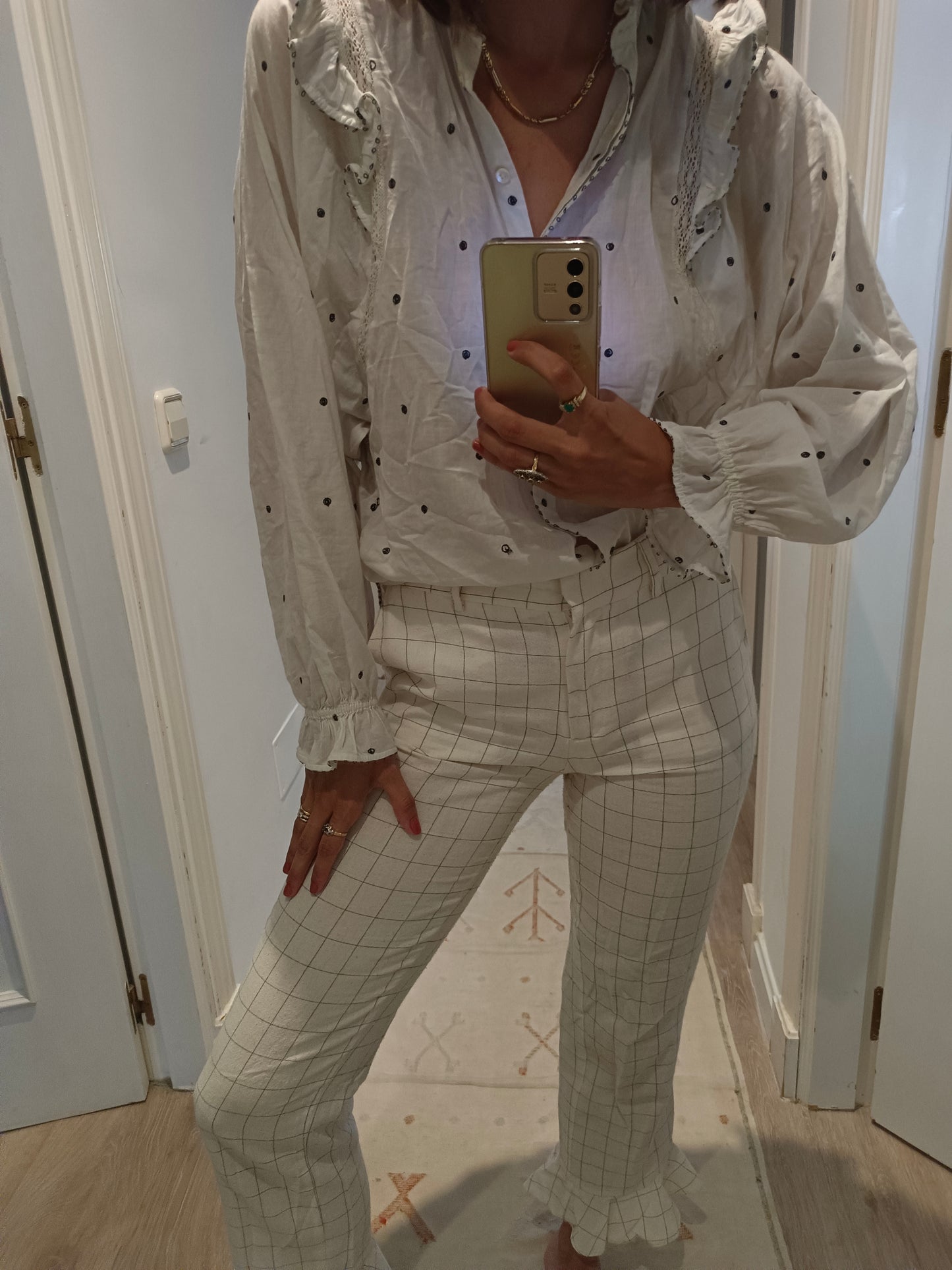 MAKSU. blusa blanca florecitas T.s