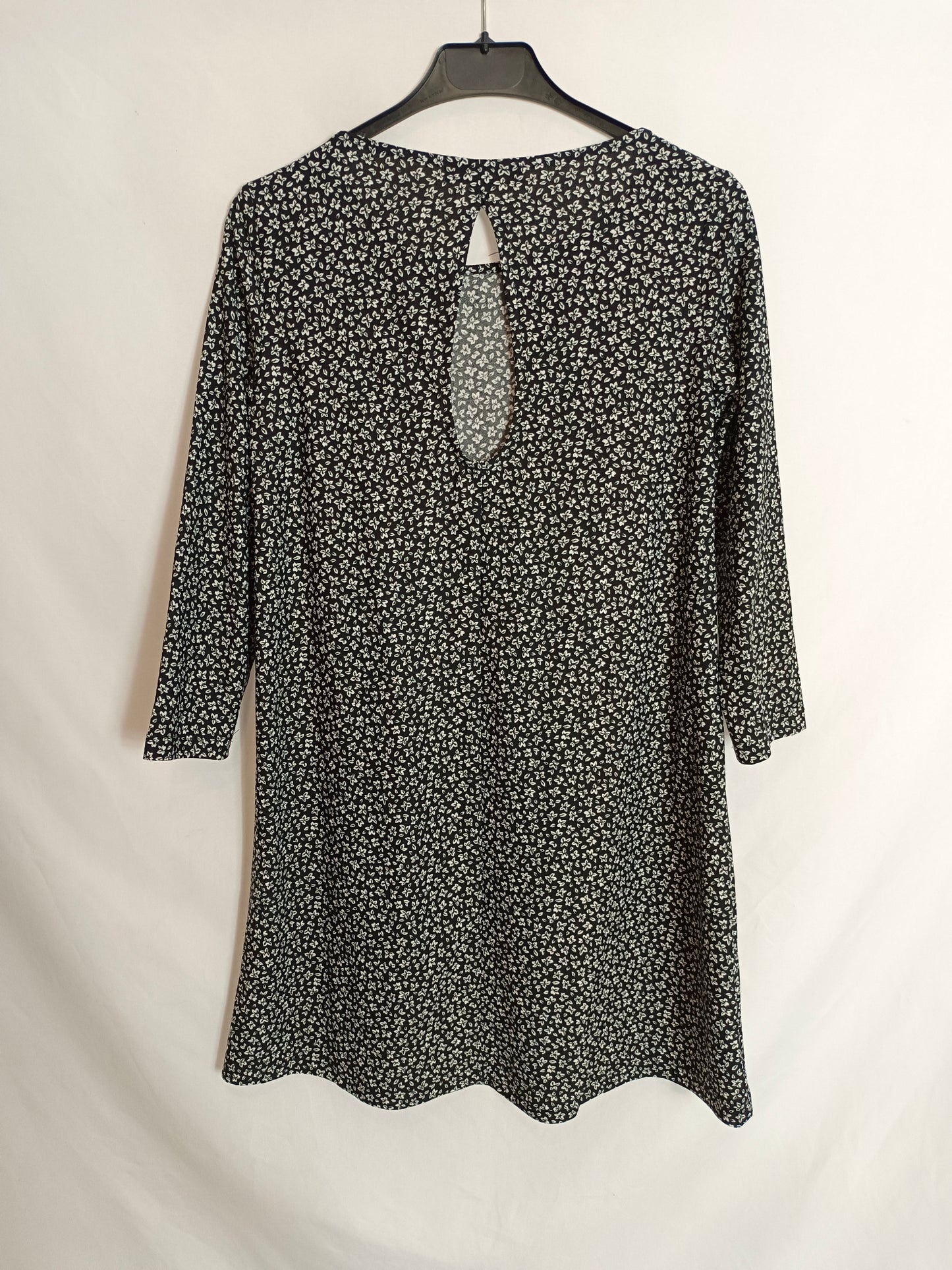 MANGO. Black floral dress T.xs