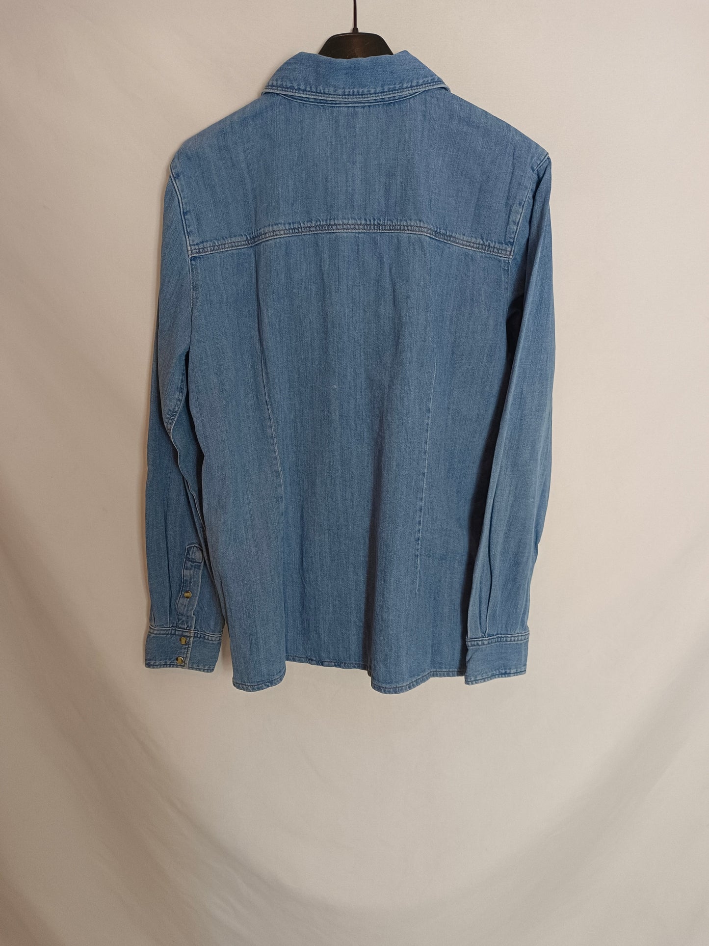 MASSIMO DUTTI. Camisa denim abotonada T.l