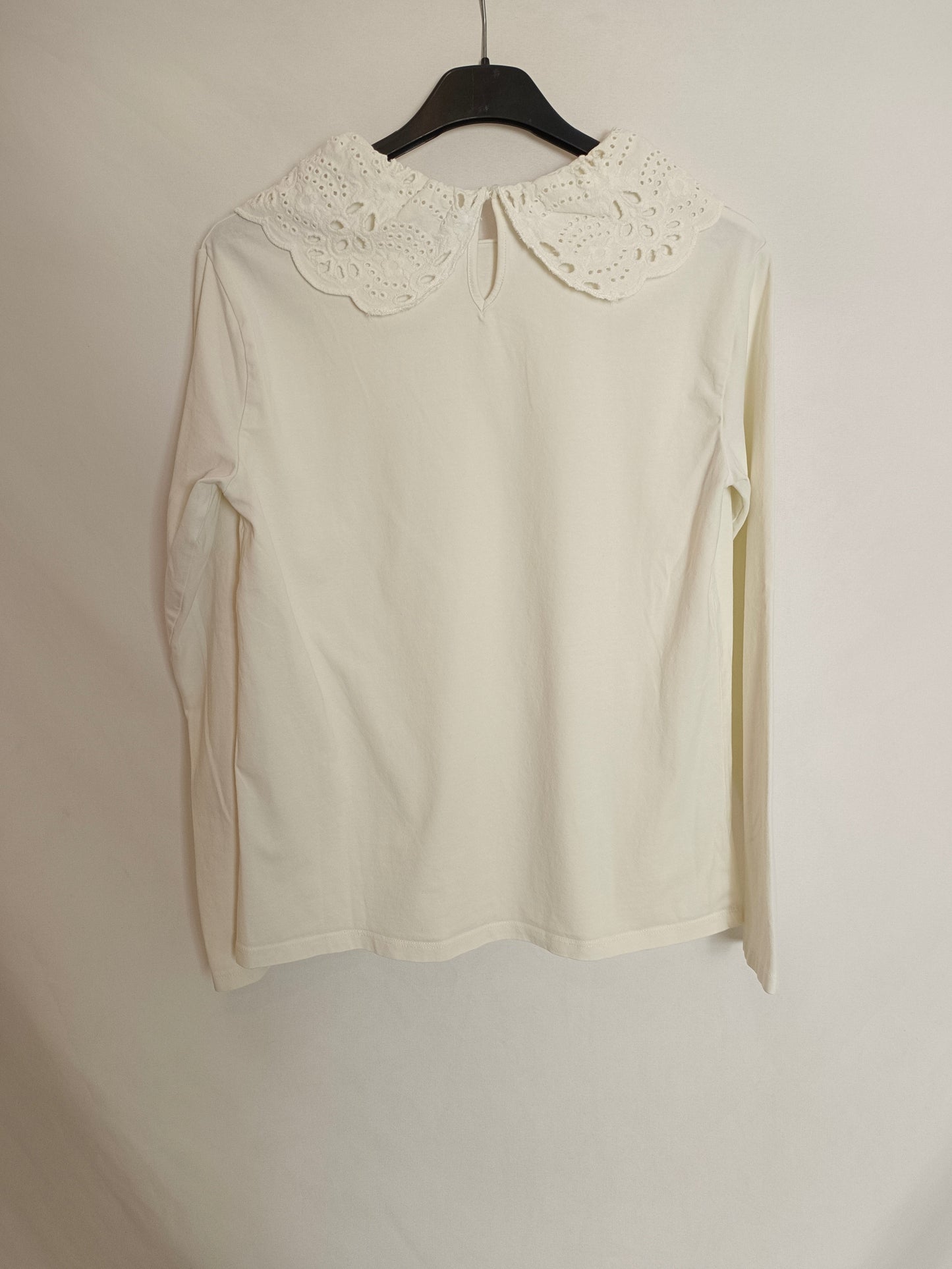 ZARA. Camiseta blanca cuello T.13/14(xxs)