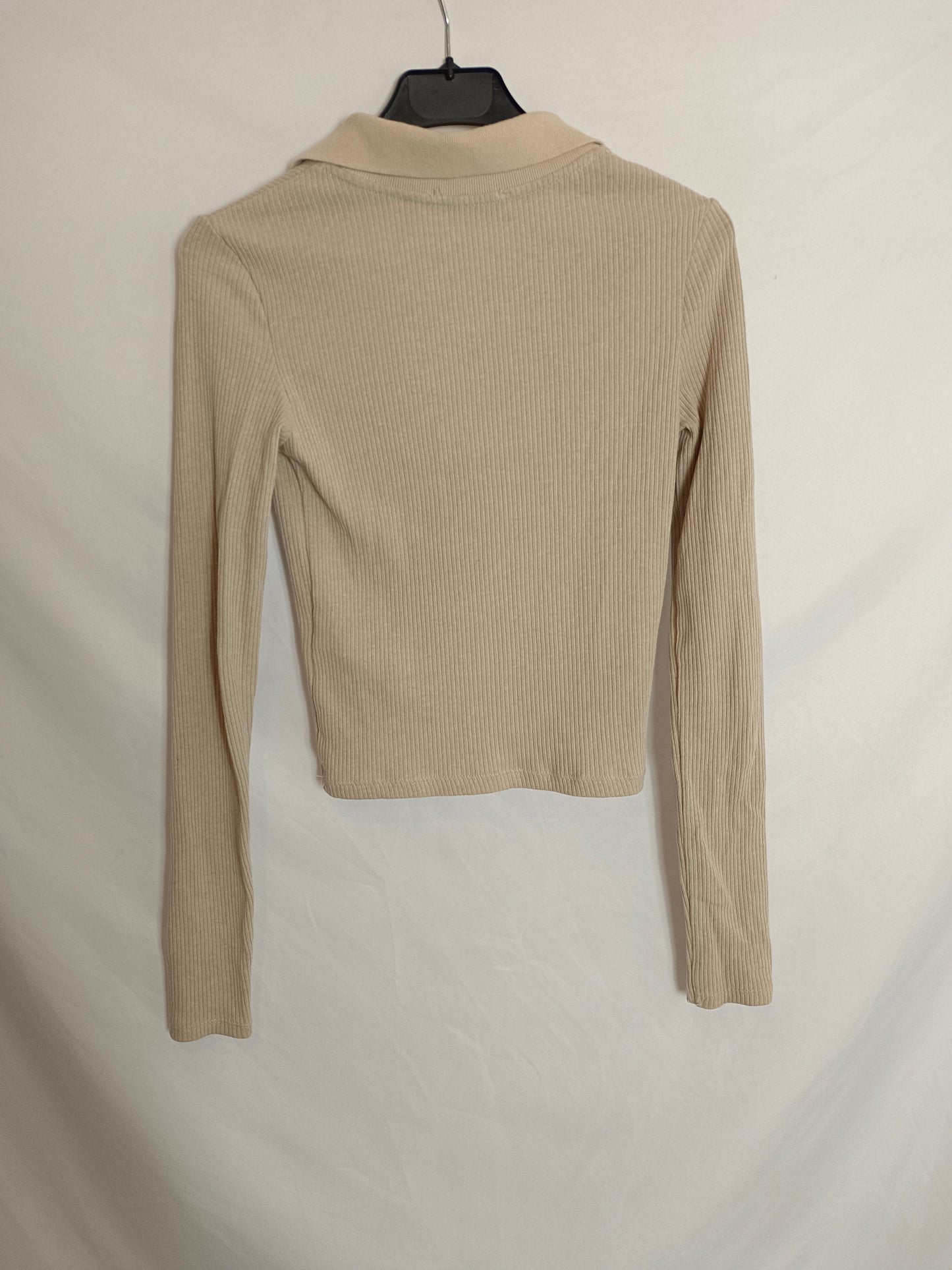 PULL&BEAR. Camiseta manqa larga estilo polo. T.S