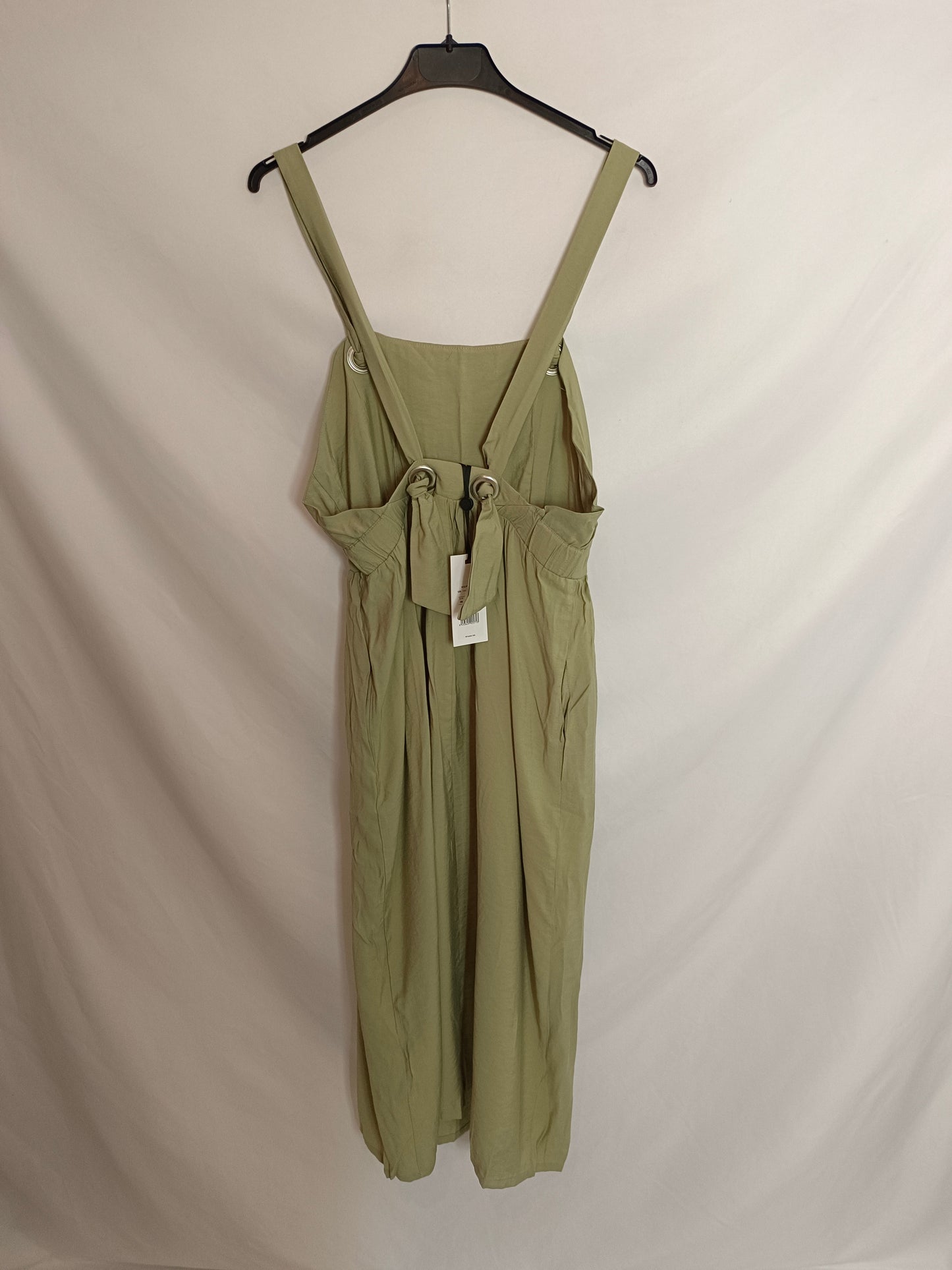 INTROPIA. Flowing green dress size 38