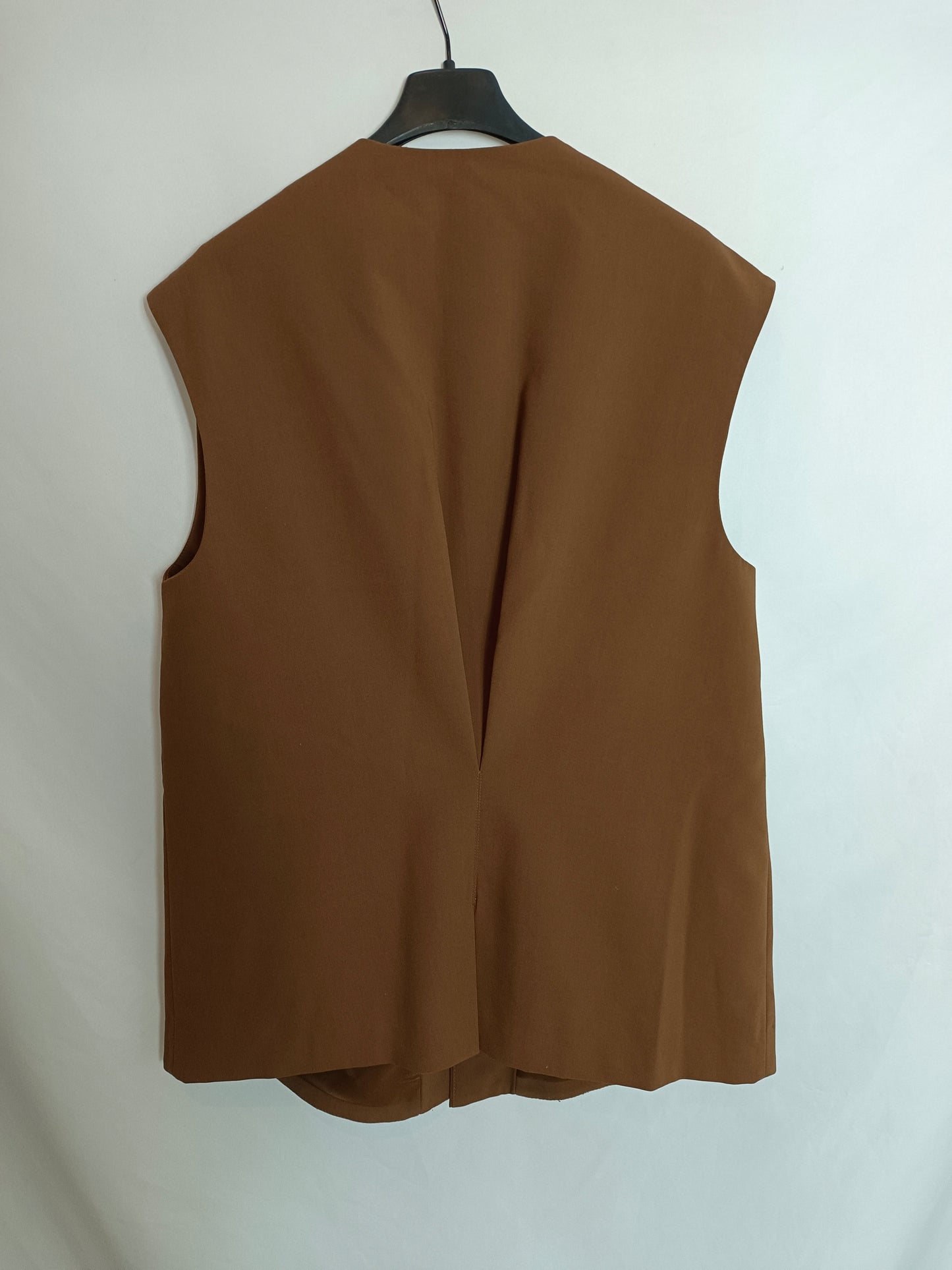 ZARA. Chaleco marrón T.m