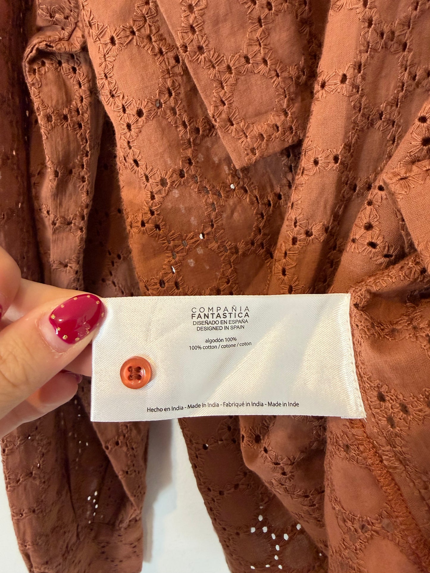 COMPAÑÍA FANTÁSTICA . Blusa caldero bordados