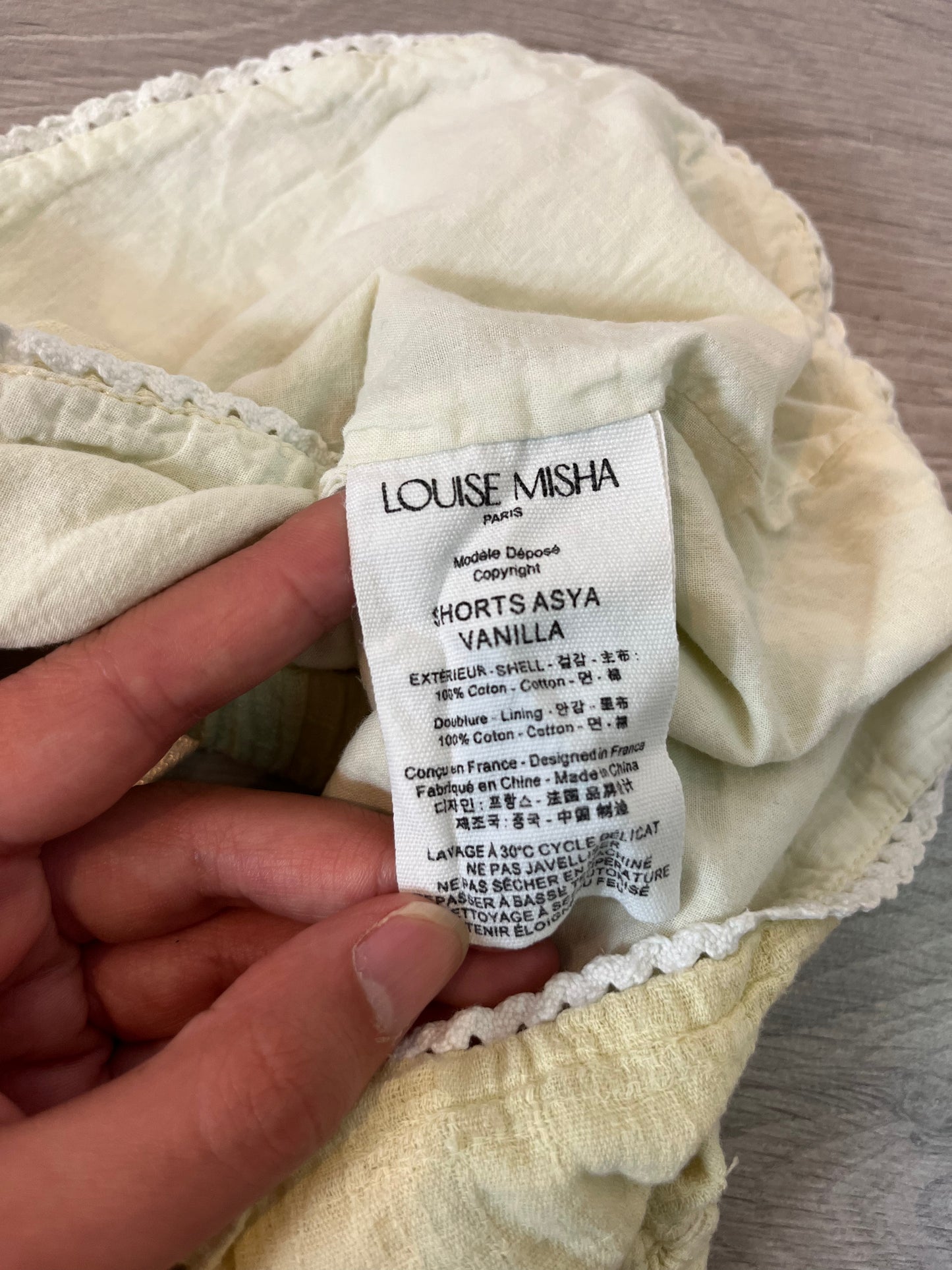 LOUISE MISHA. Pantalón corto detalles bordados. T 3 años