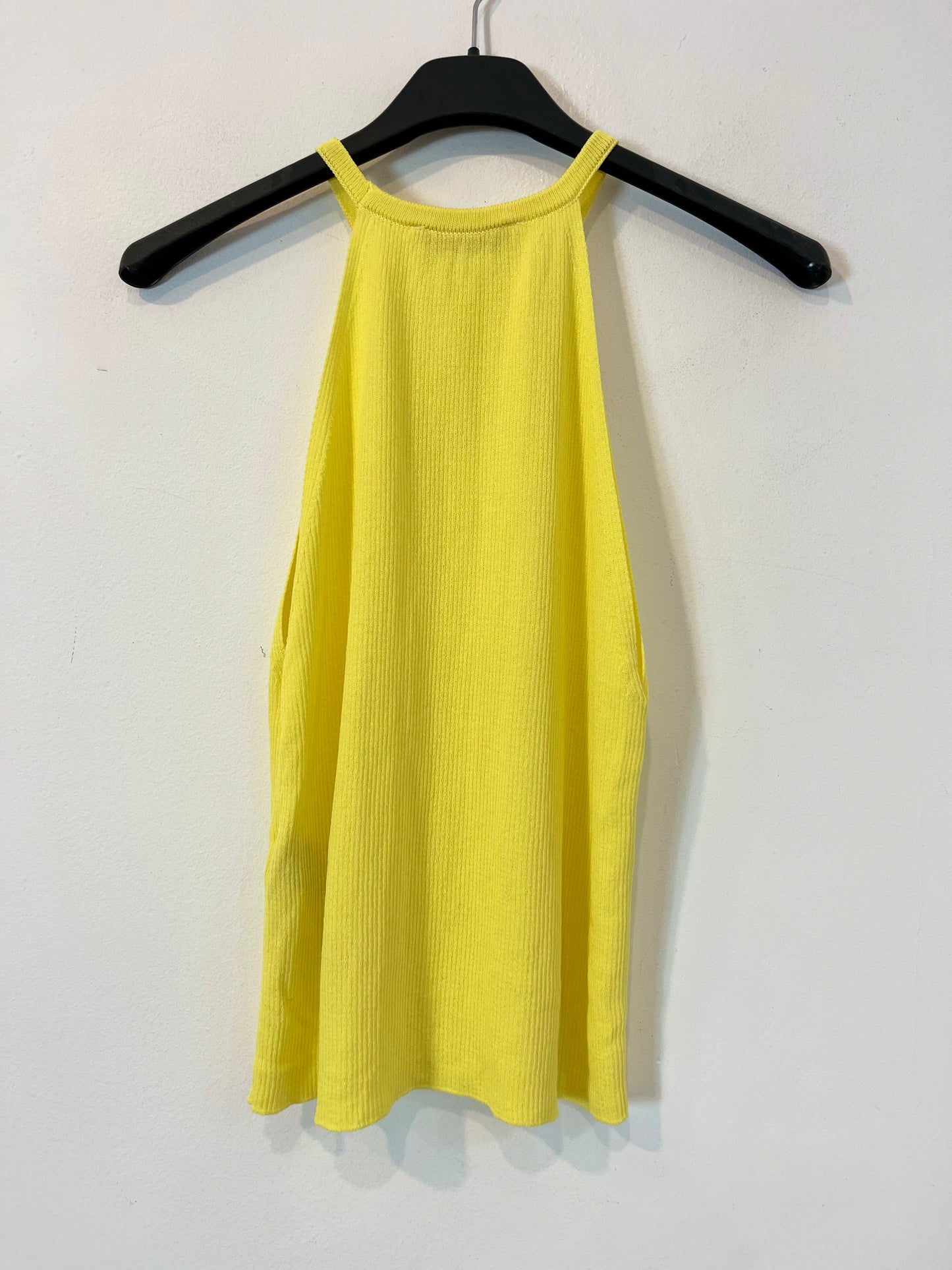 ZARA. Top amarillos halter. T M