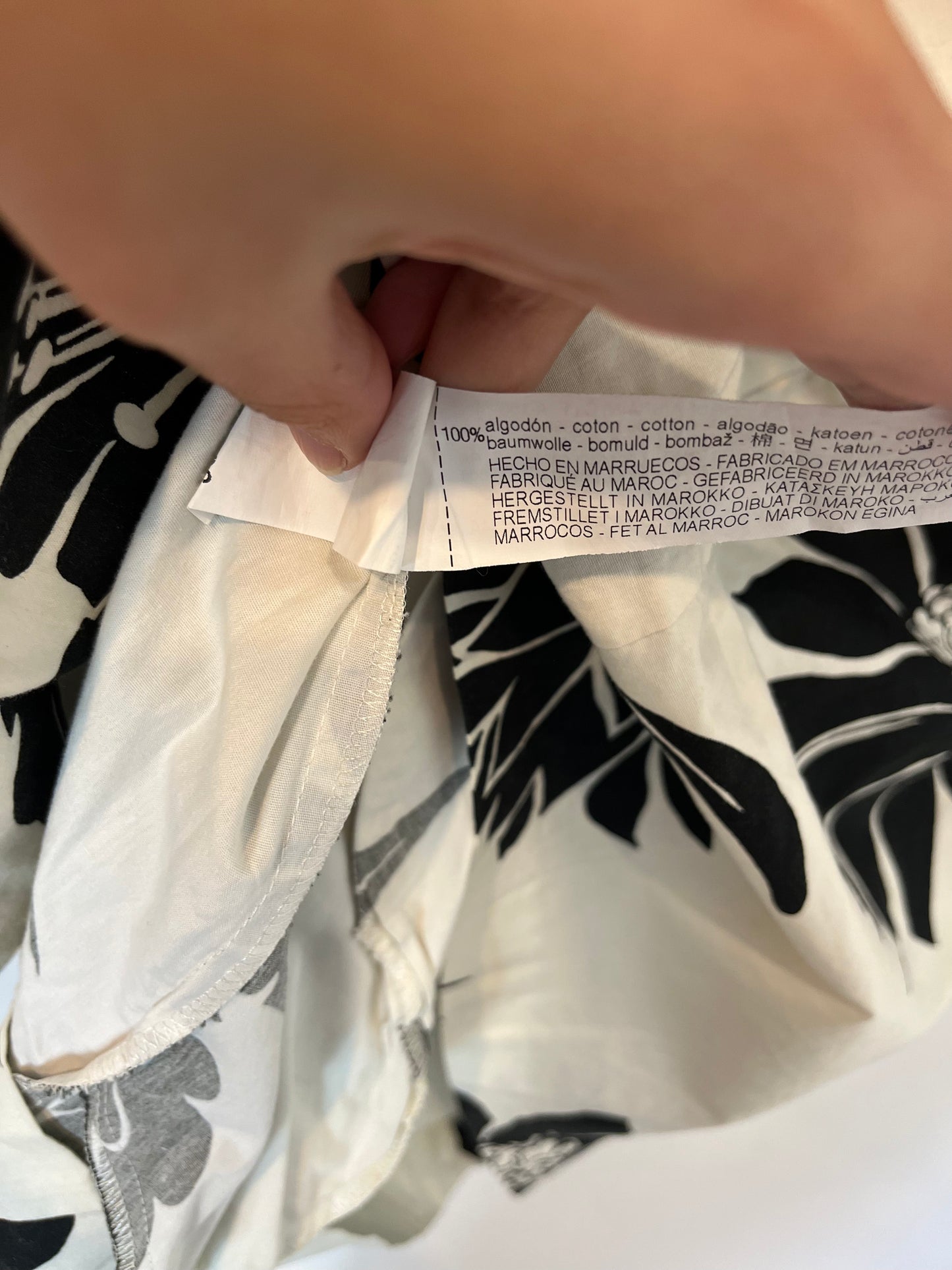 ZARA. Vestido beige flores T.s