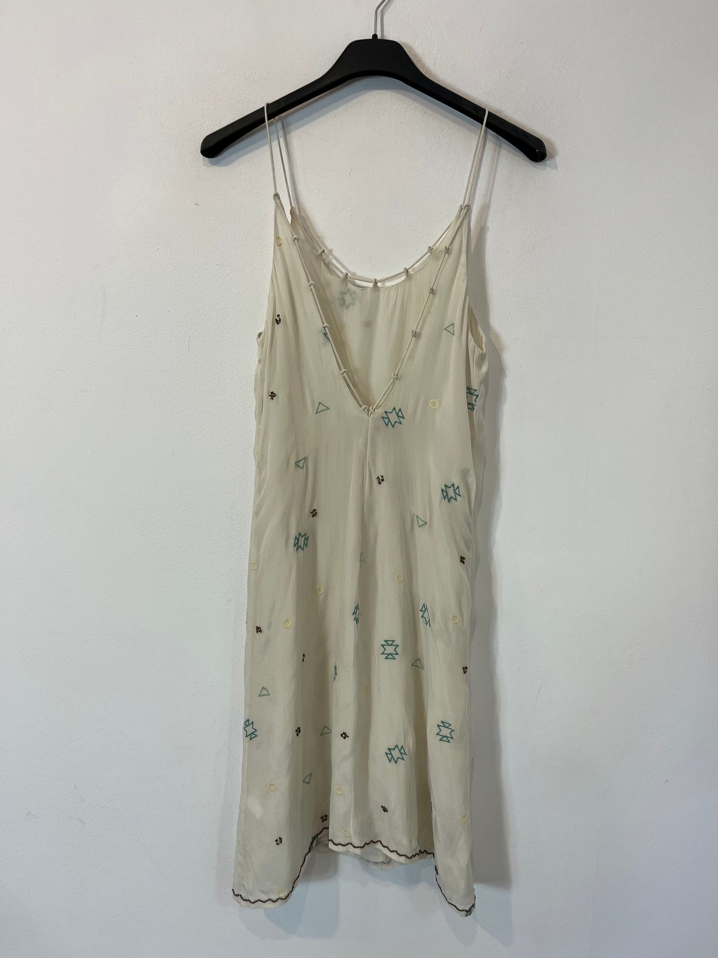 OTRAS. Vestido blanco roto bordado T.38