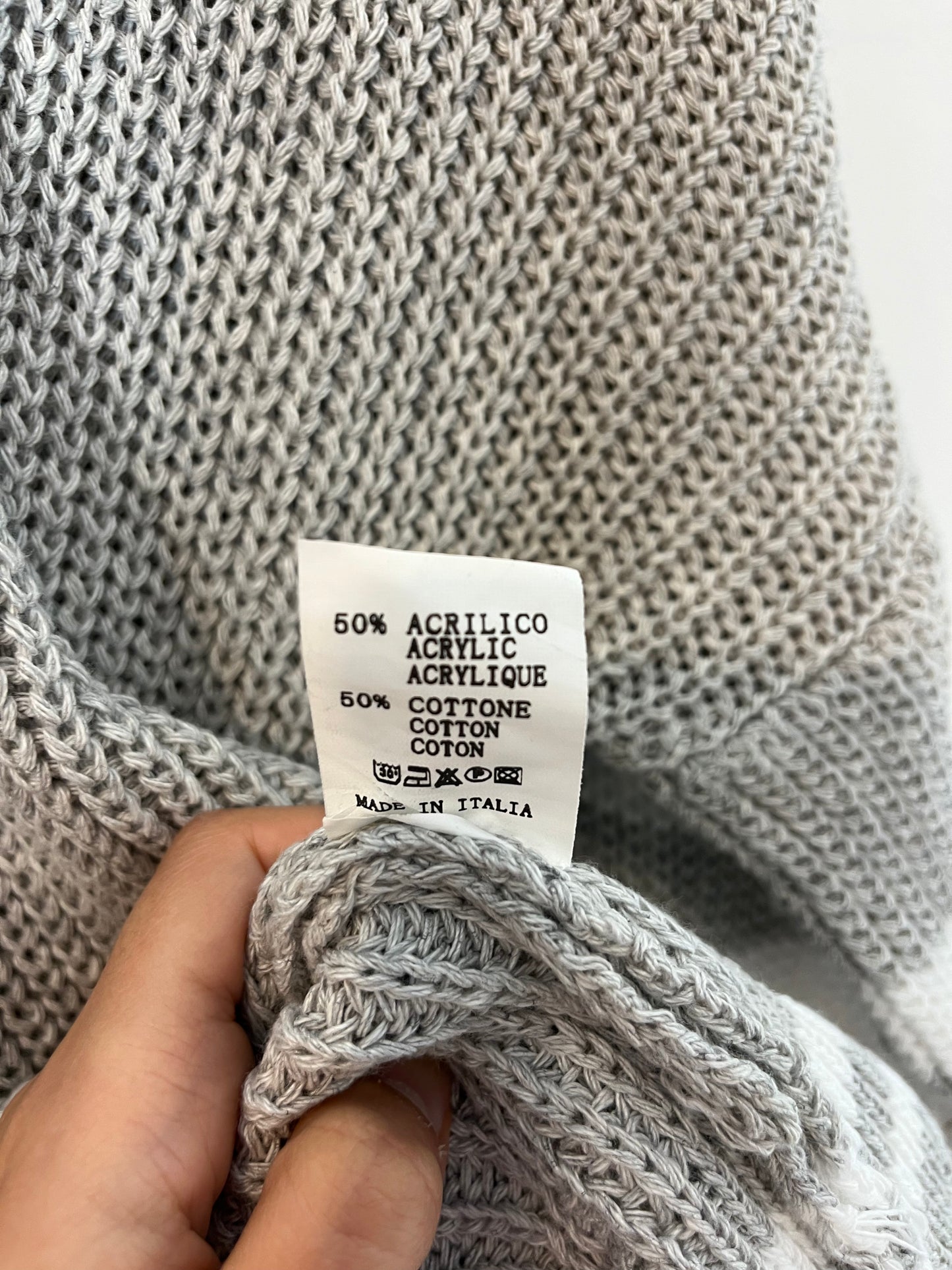 NOU. Cárdigan gris abotonado. T S/M