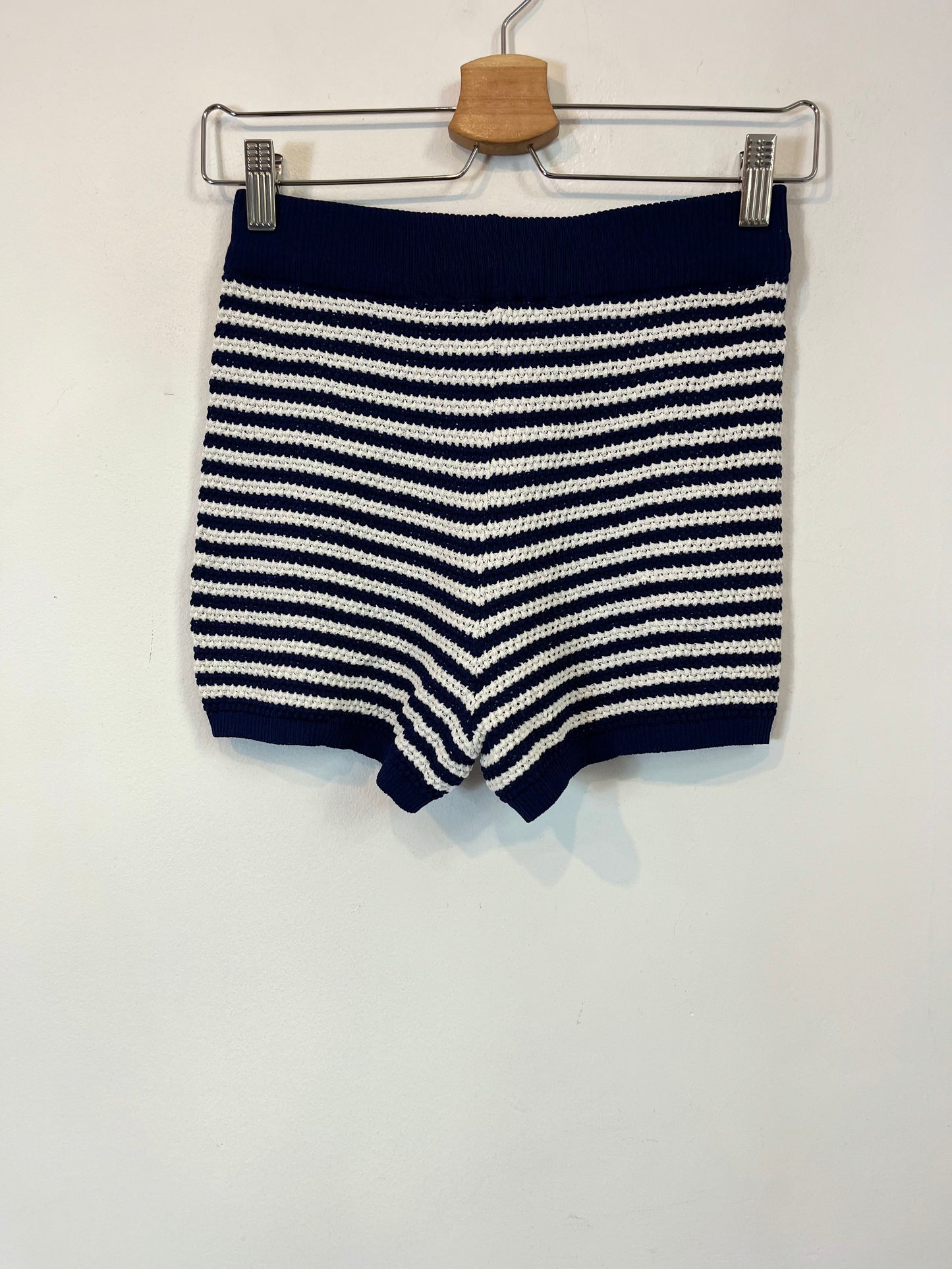 ZARA. Pantalón corto croché rayas T.s