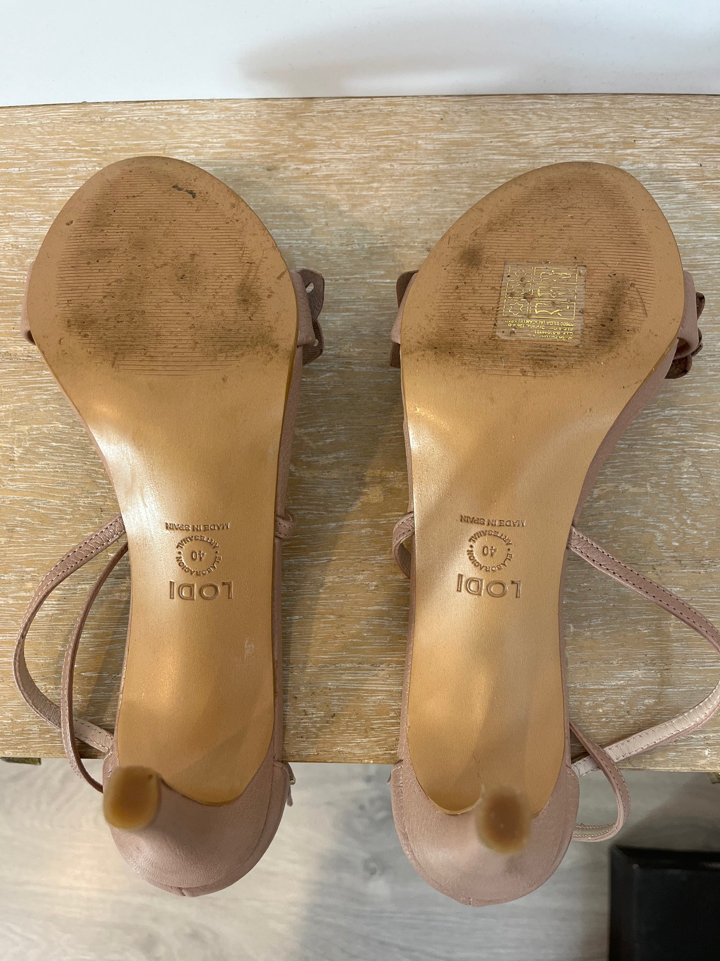 LODI. Sandalias de piel rosa empolvado. T. 40