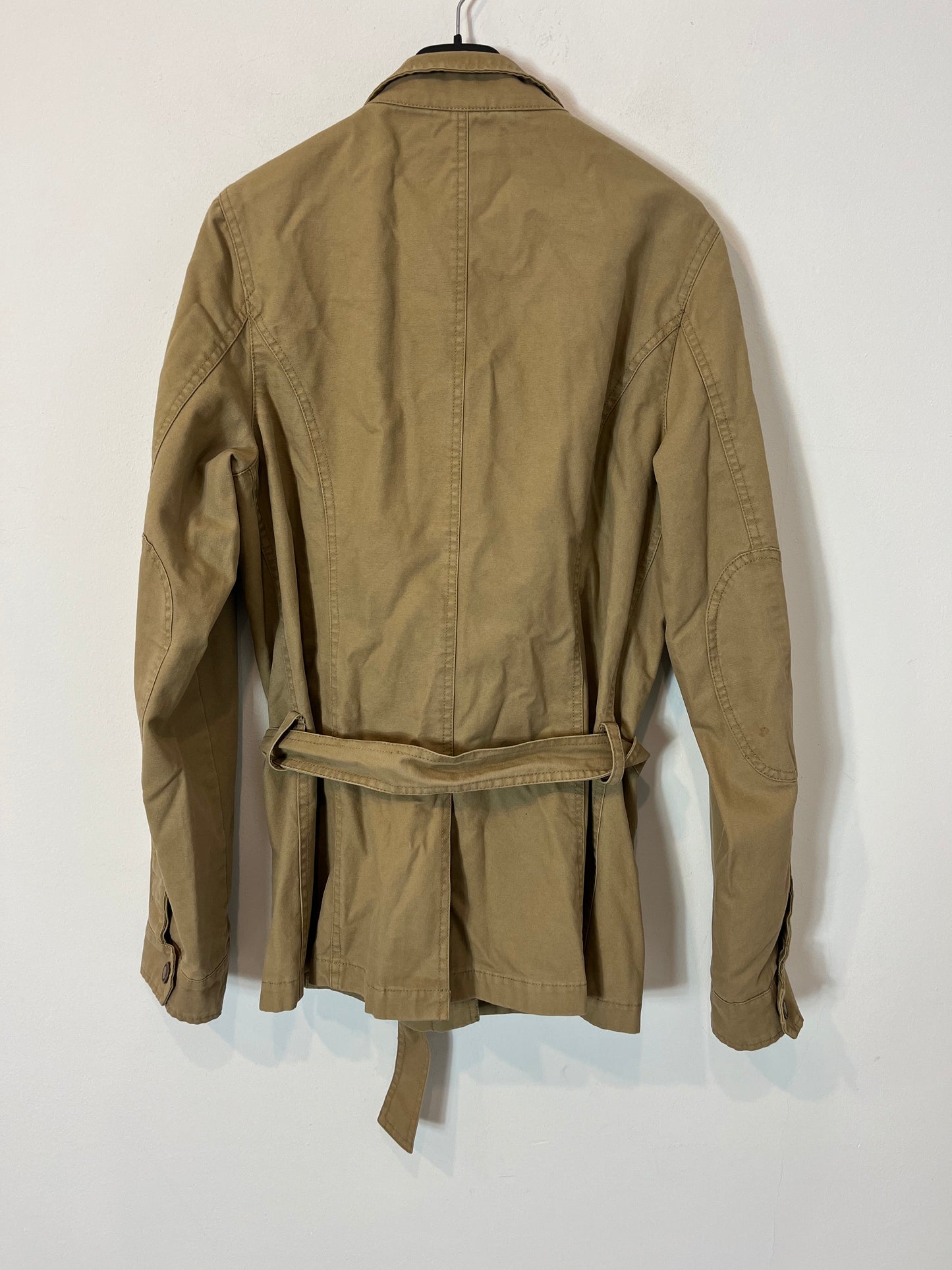 VALECUATRO. Cazadora beige bolsillos. T L