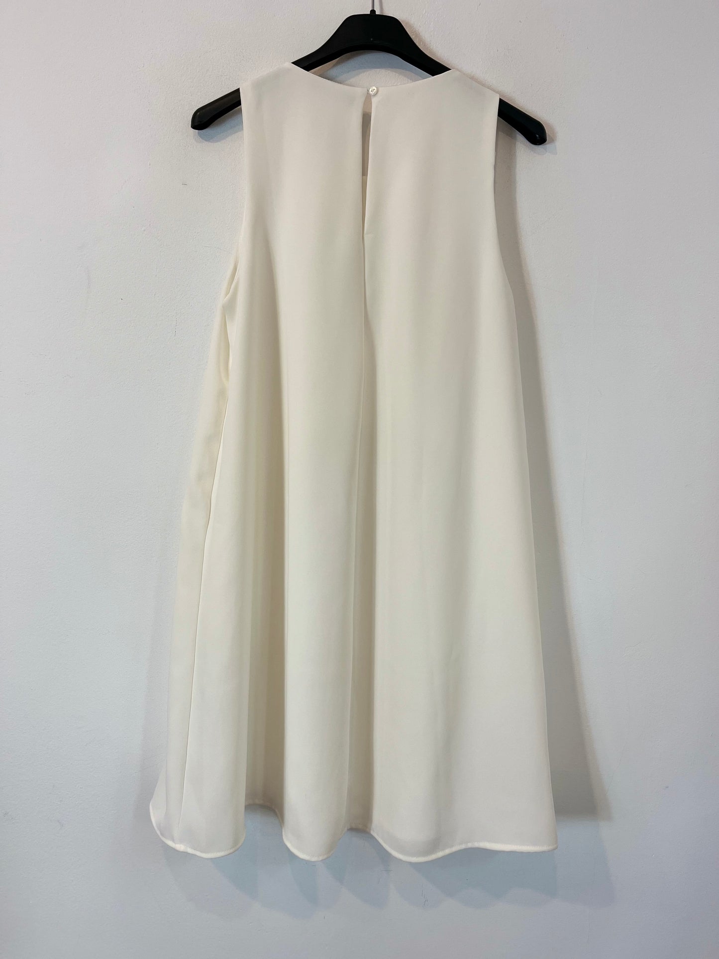 ZARA. Flowing white short dress. TS