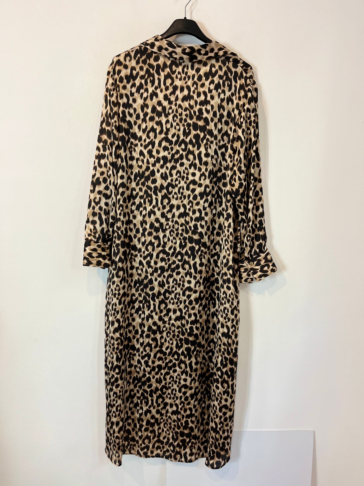 ZARA. Vestido largo camisero animal print. T M