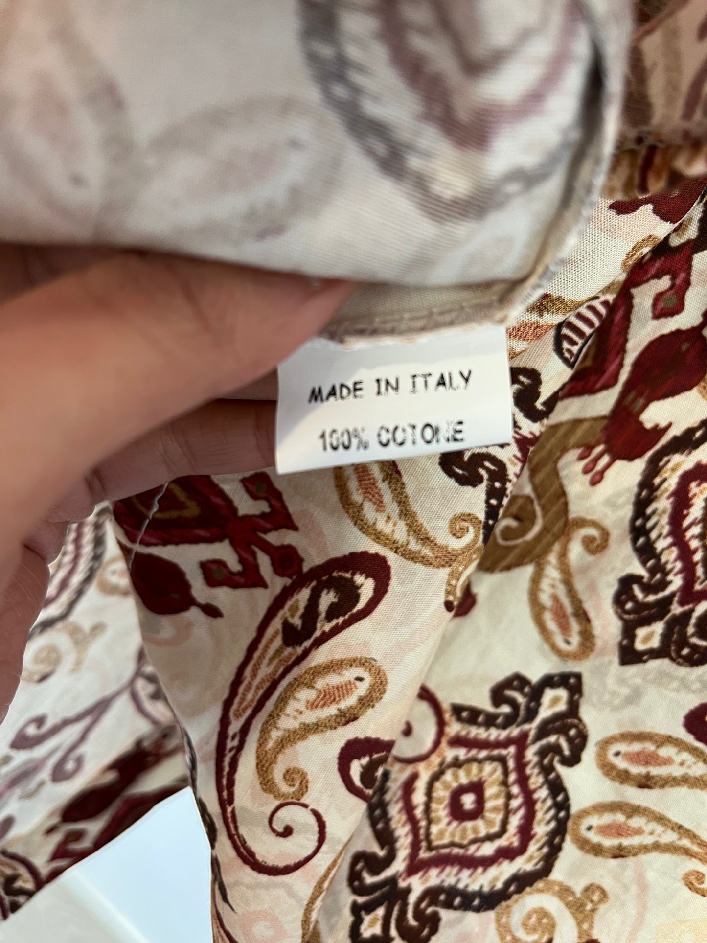 OTRAS. Blusa estampada cuello mao. T M