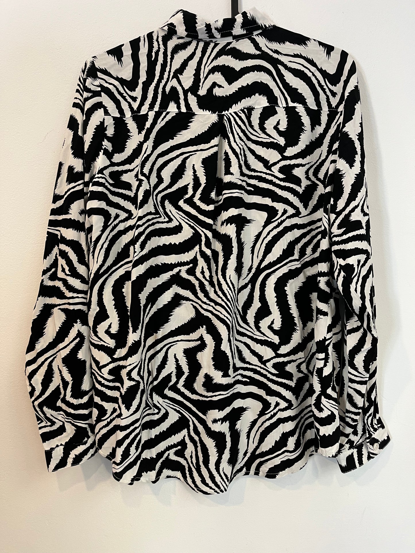 BOTELI. Blusa fluida bicolor. T 40