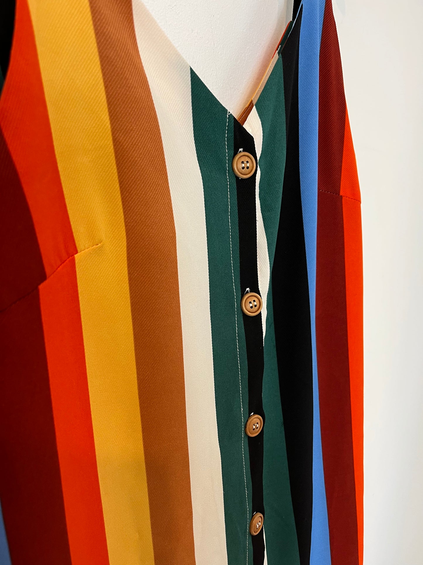 MUSE. Buttoned, colorful striped midi dress. TS
