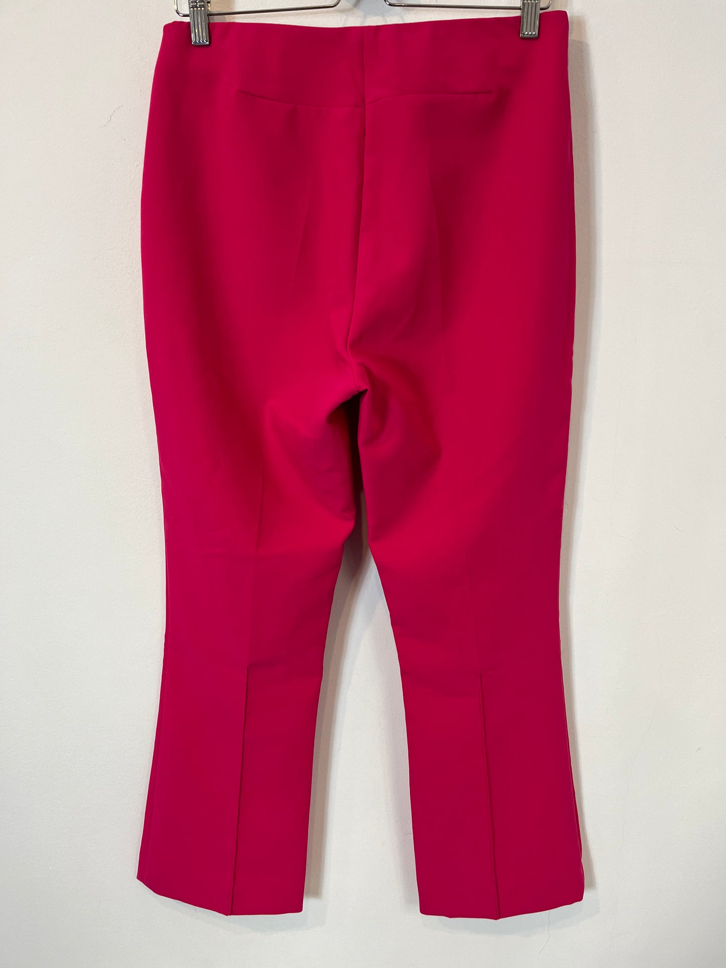 ZARA. Pantalón fucsia pinza. T L