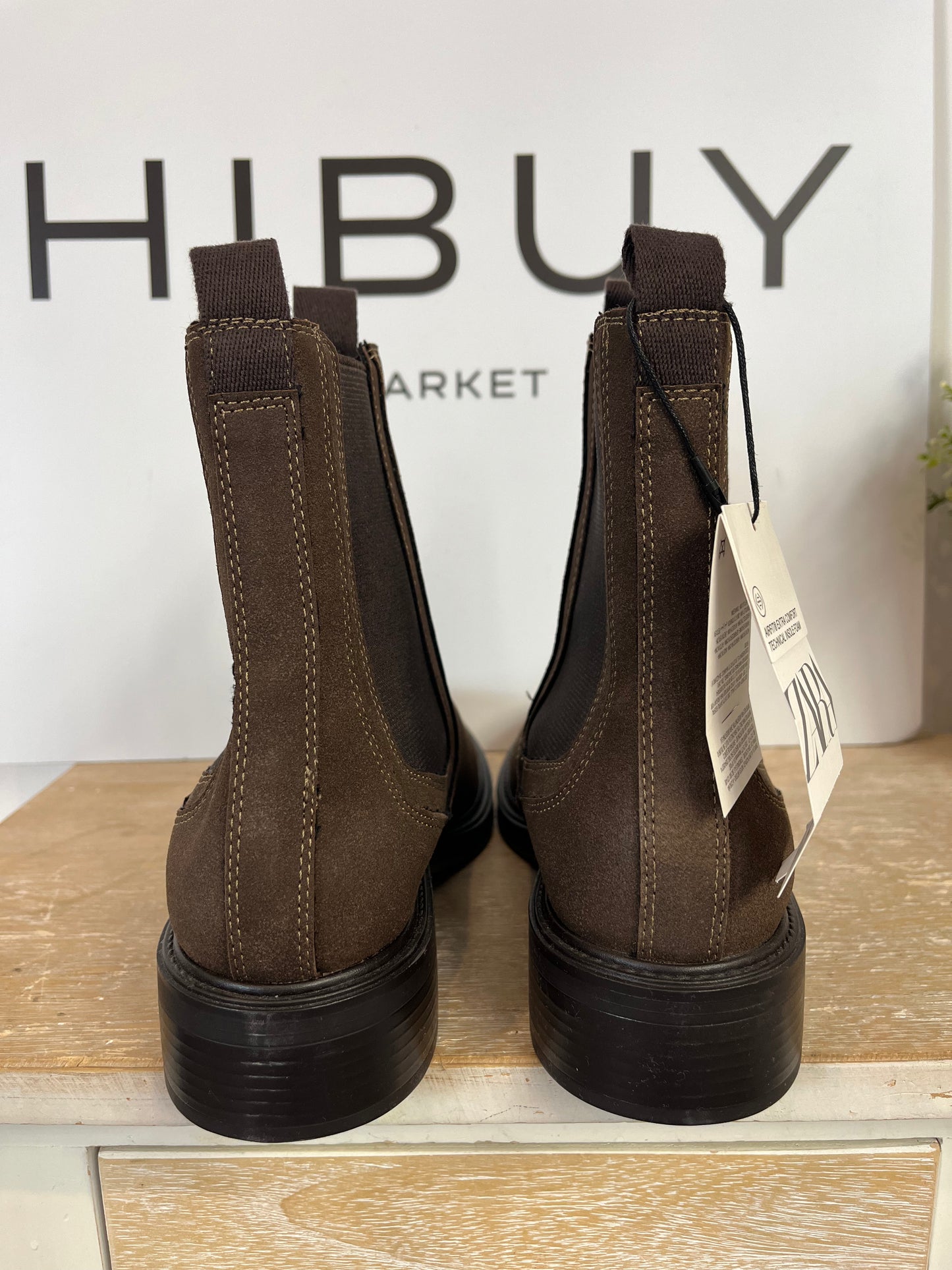 ZARA. Brown Chelsea boots. Size 39