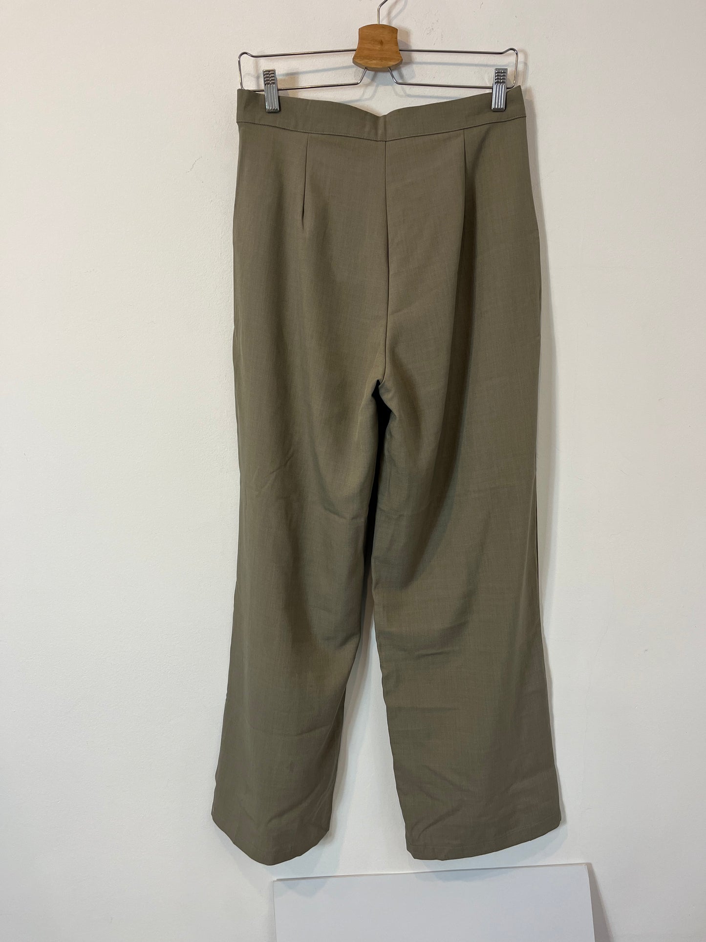 DAZY. Flowy green pleated trousers. Size XL (M/L)