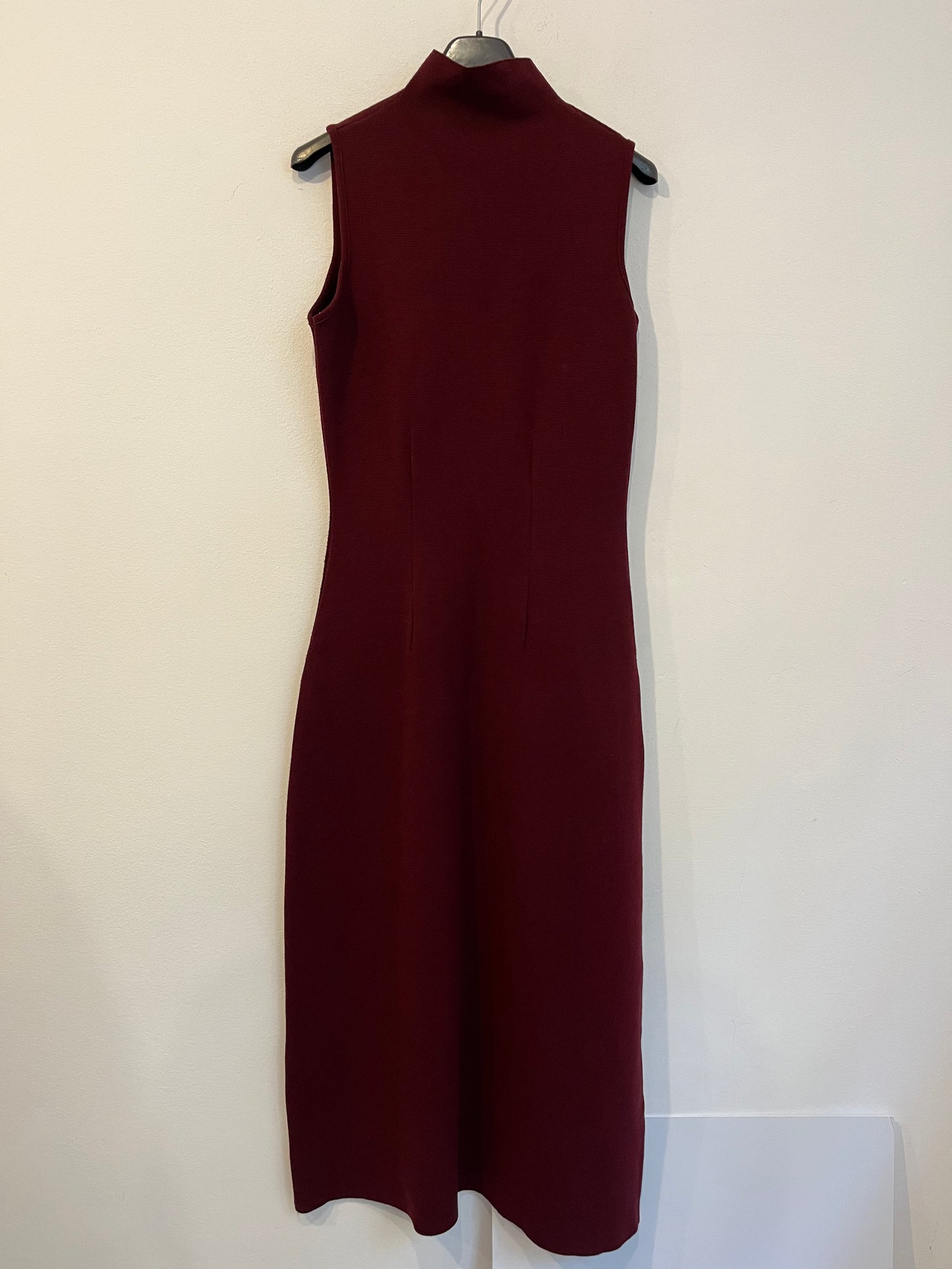 ZARA. Vestido midi burdeo punto elástico. T L