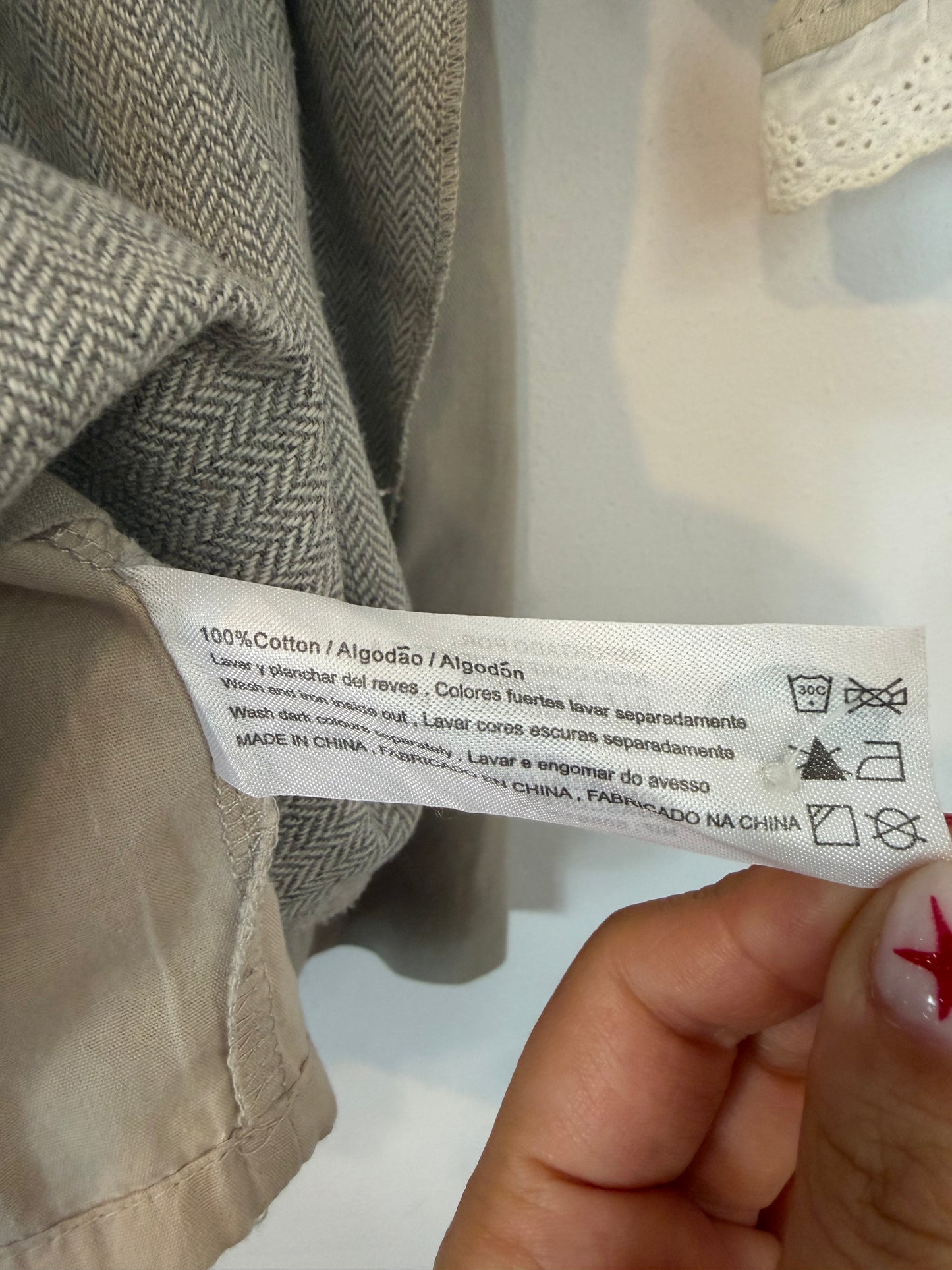 PATRICIA MENDILUCE. Vestido de niña en gris. T. 2 años