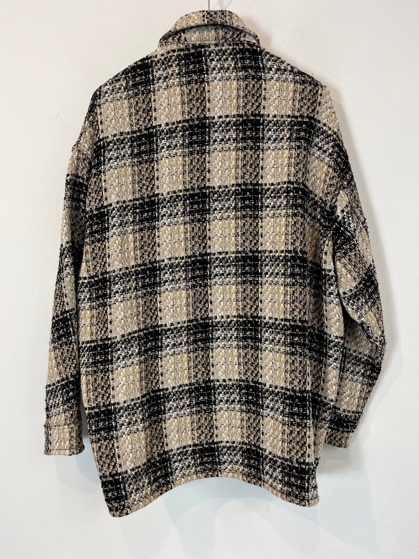 ZARA. Chaqueta tweed fluida botones. T XS/S