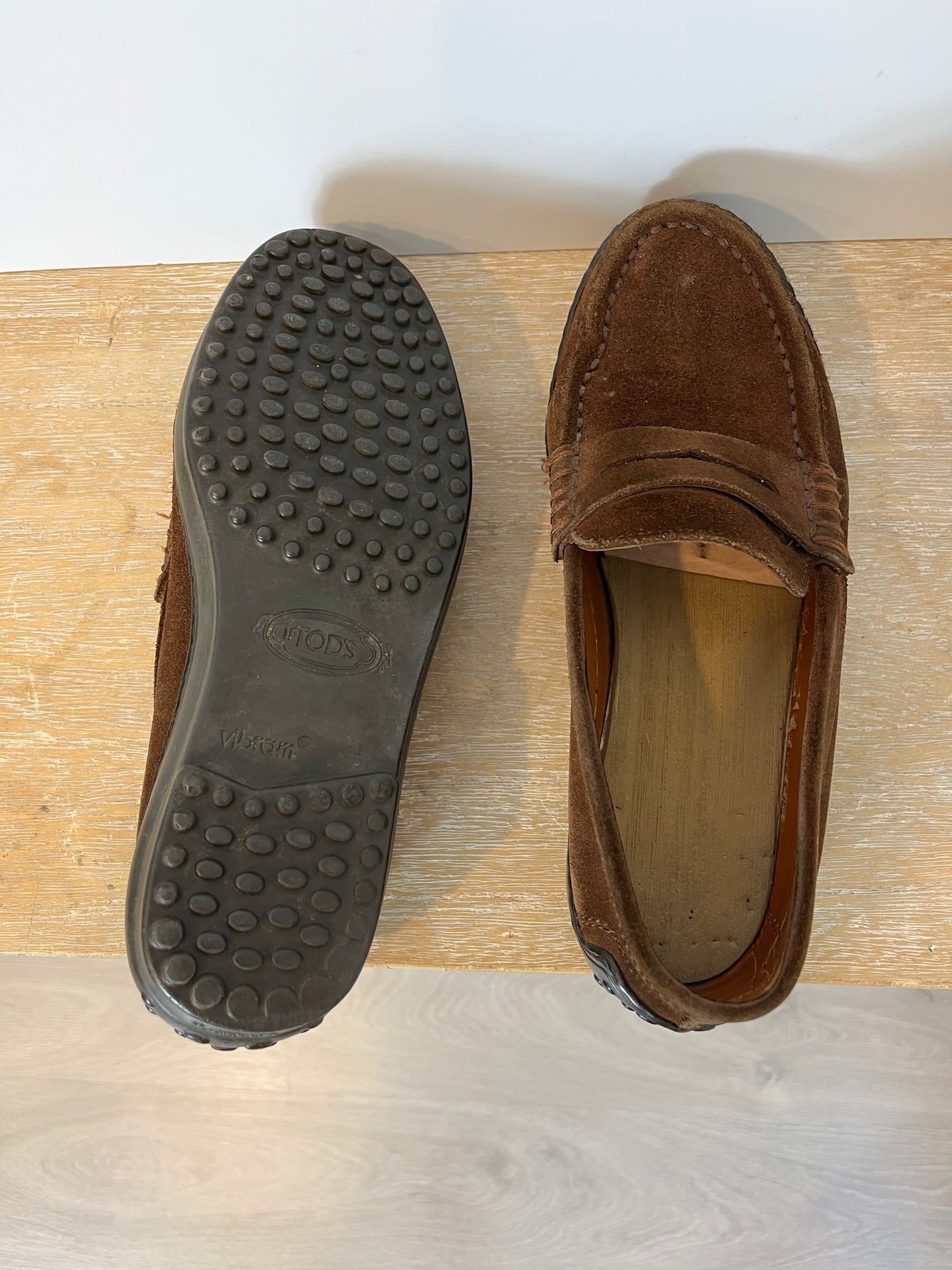 TOD´S. Mocasines piel marrón. T 36,5