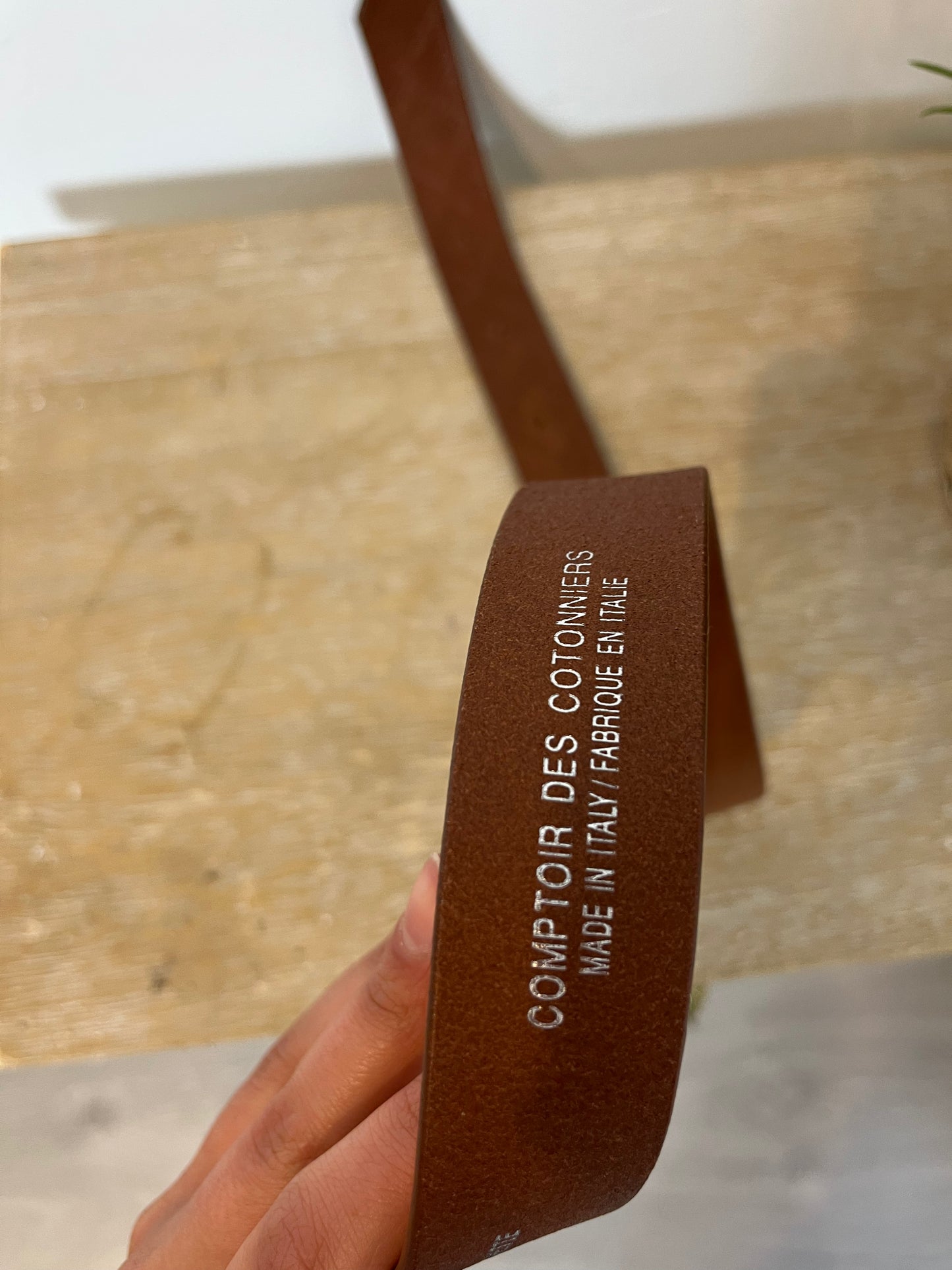 COMPTOIR DES COTONNIERS. Mini studded leather belt. T 2 (M)