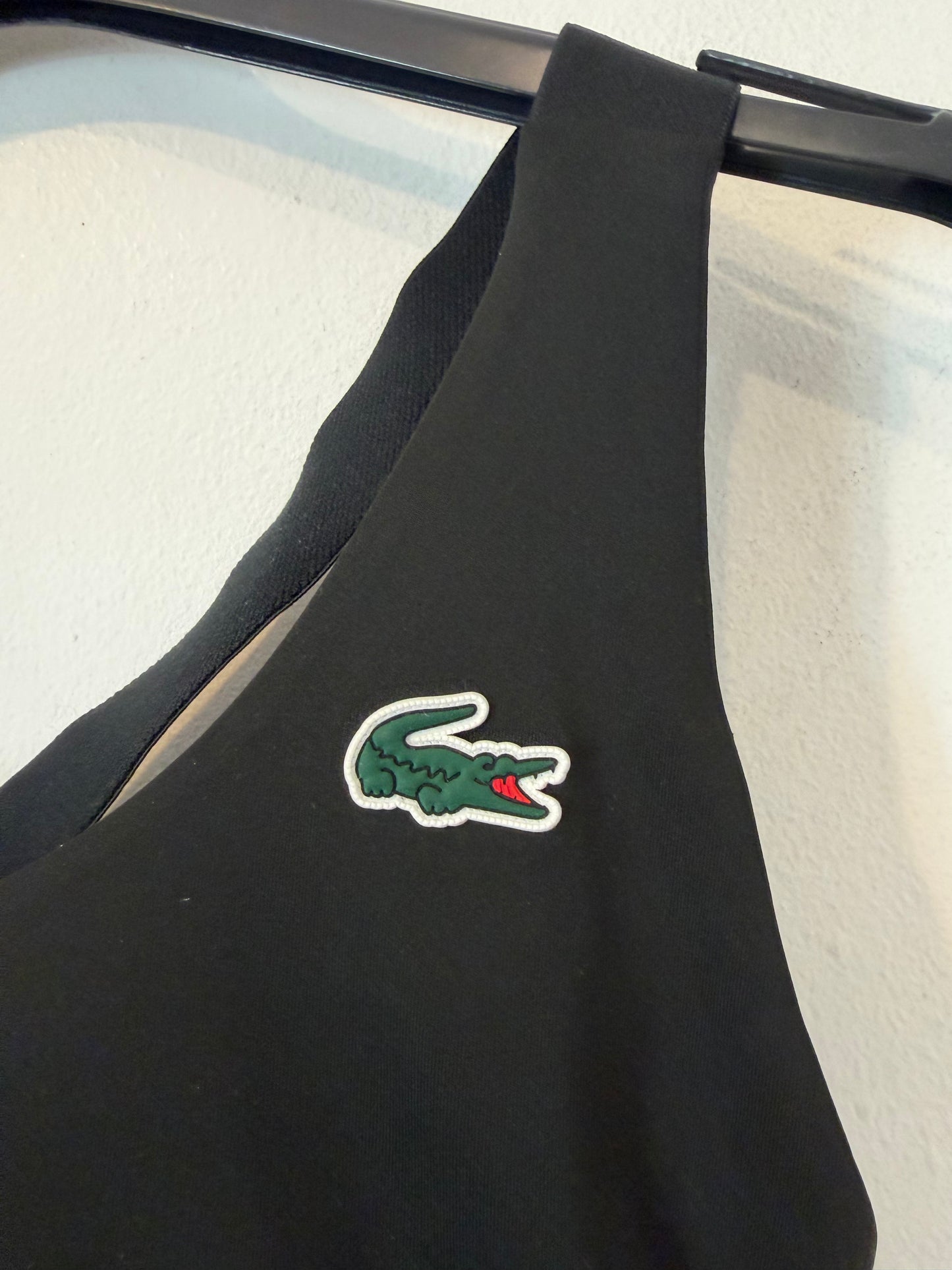 LACOSTE. Top deportivo negro. T S/M